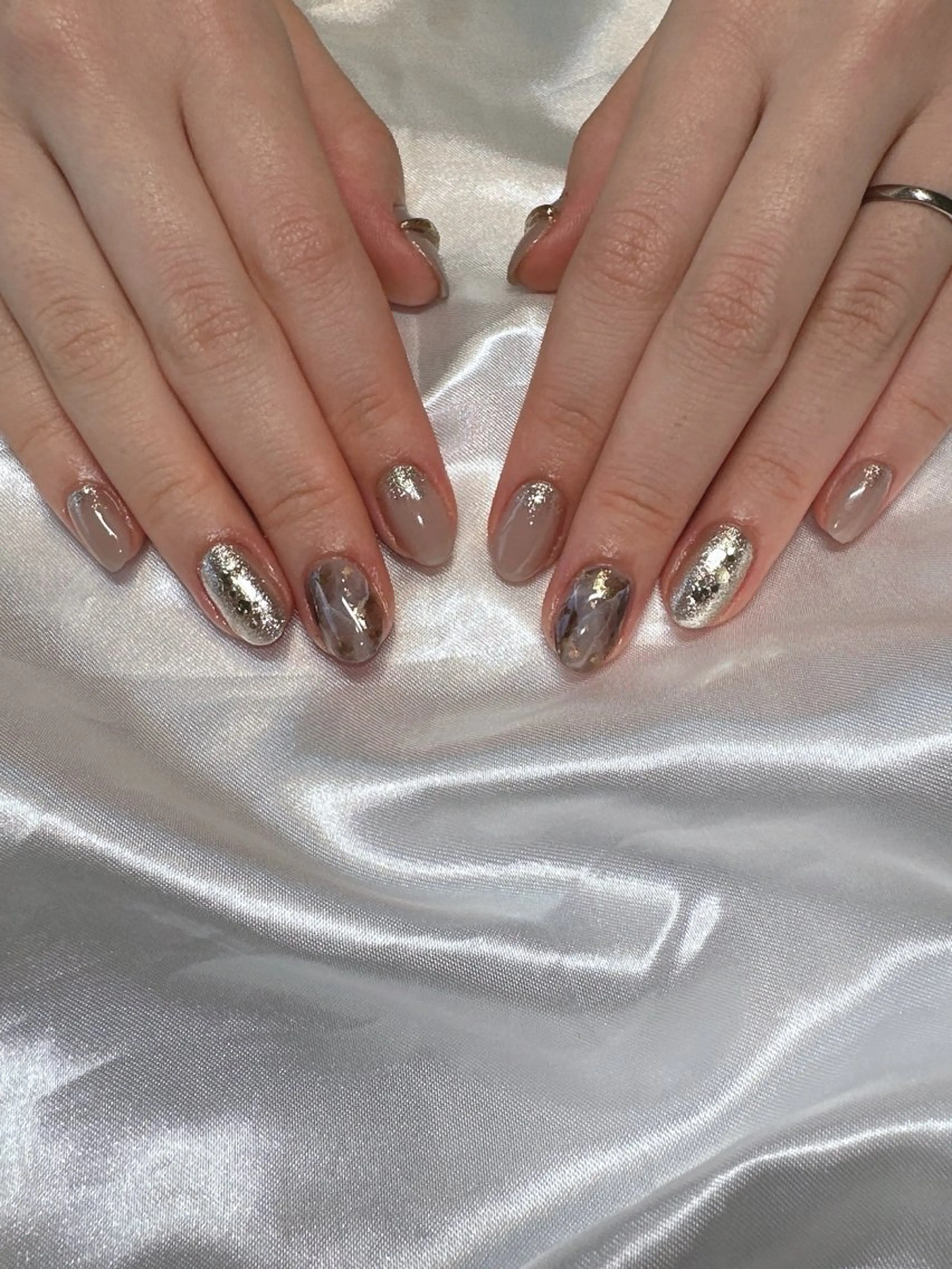ネイル フラッシュネイル マグネットネイル ニュアンスネイル シンプルネイル ワンホンネイル at Nailのネイルデザイン