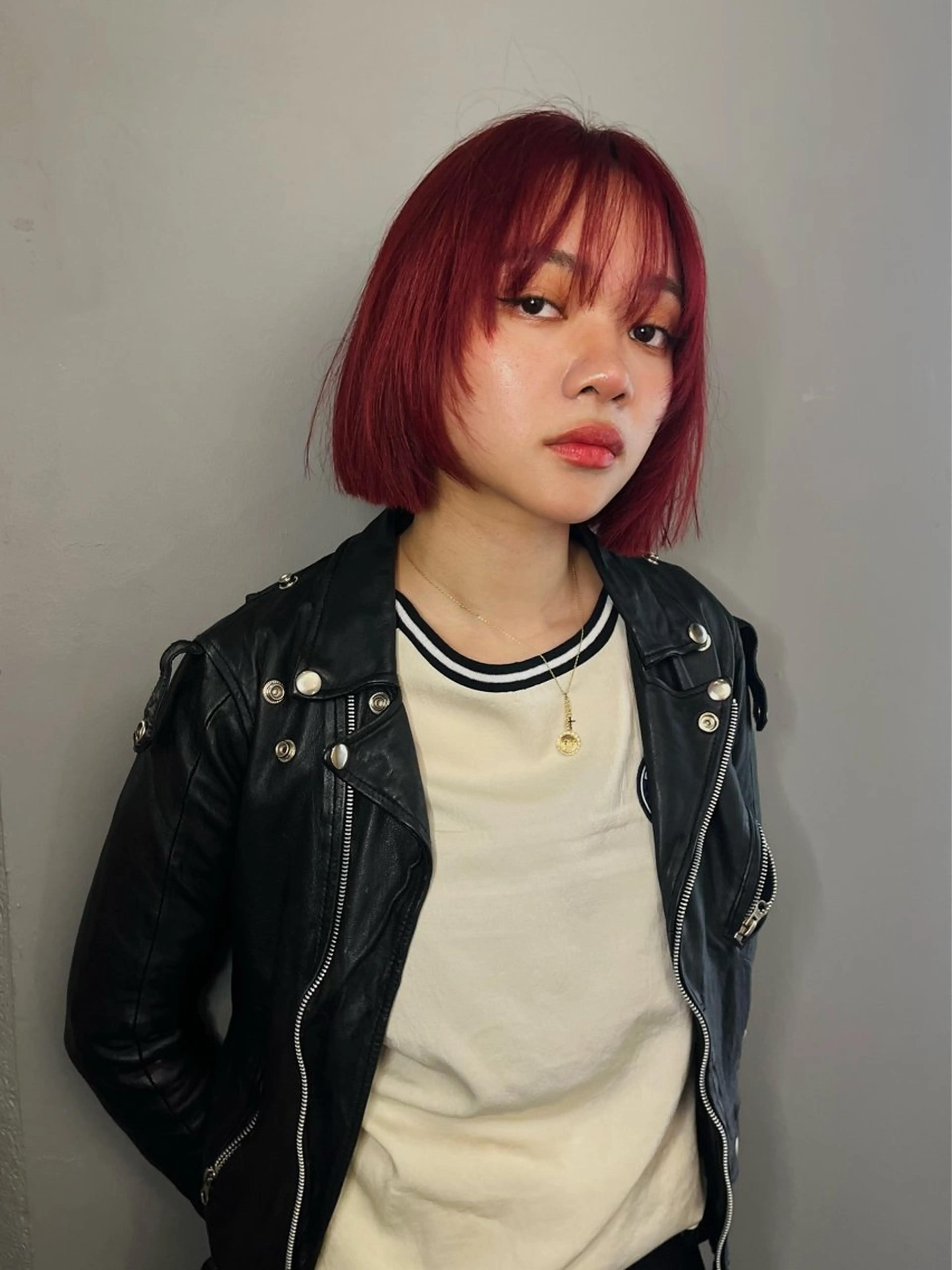 ミディアム カラー Haco＋所属・ウルフ/レイヤー Miinaのヘアスタイル