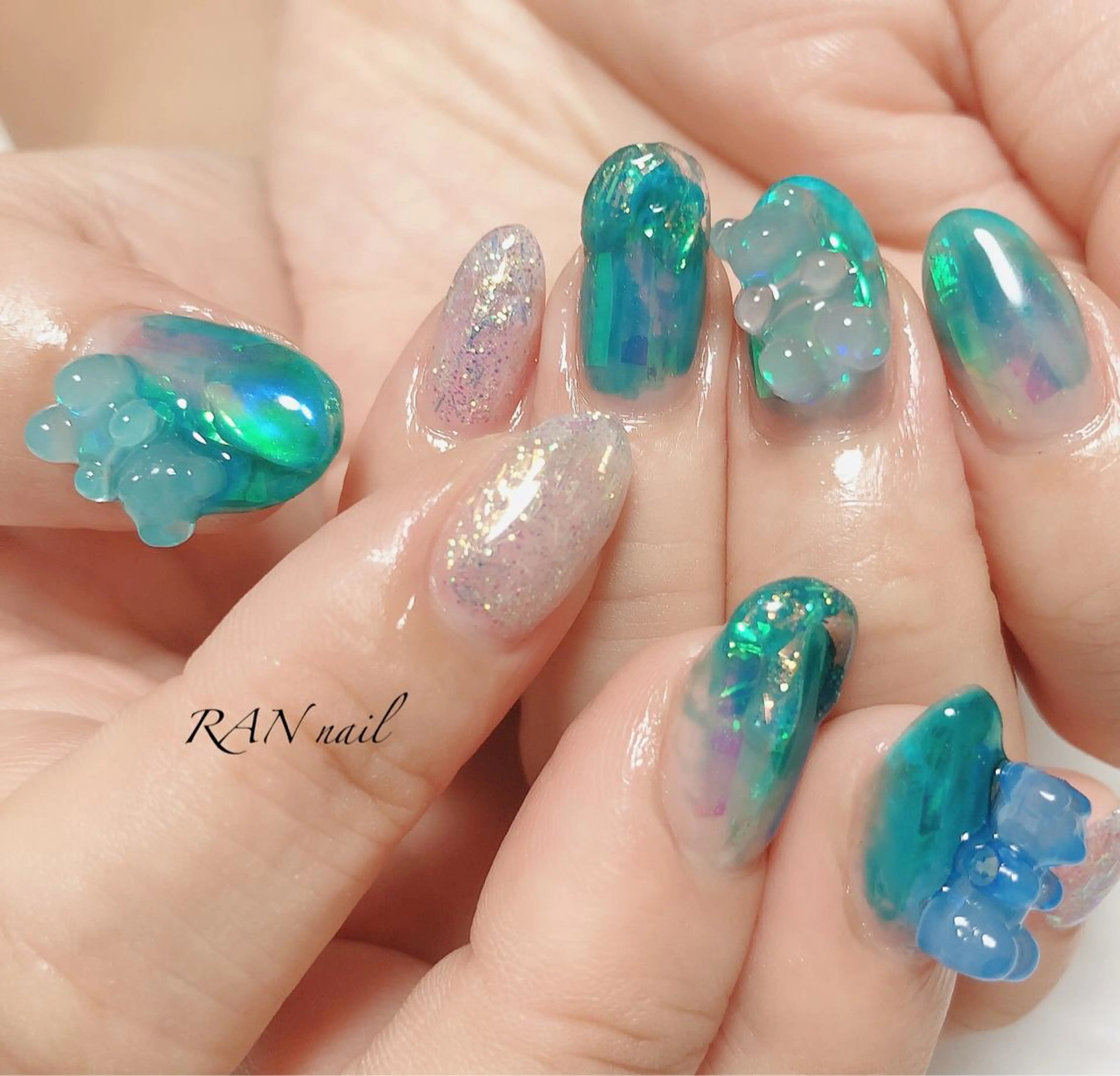 ネイル オーロラネイル ブルー クリアネイル 氷ネイル・うるうるネイル キラキラネイル RAN nail 〜ランネイル〜所属・RAN nailのネイルデザイン
