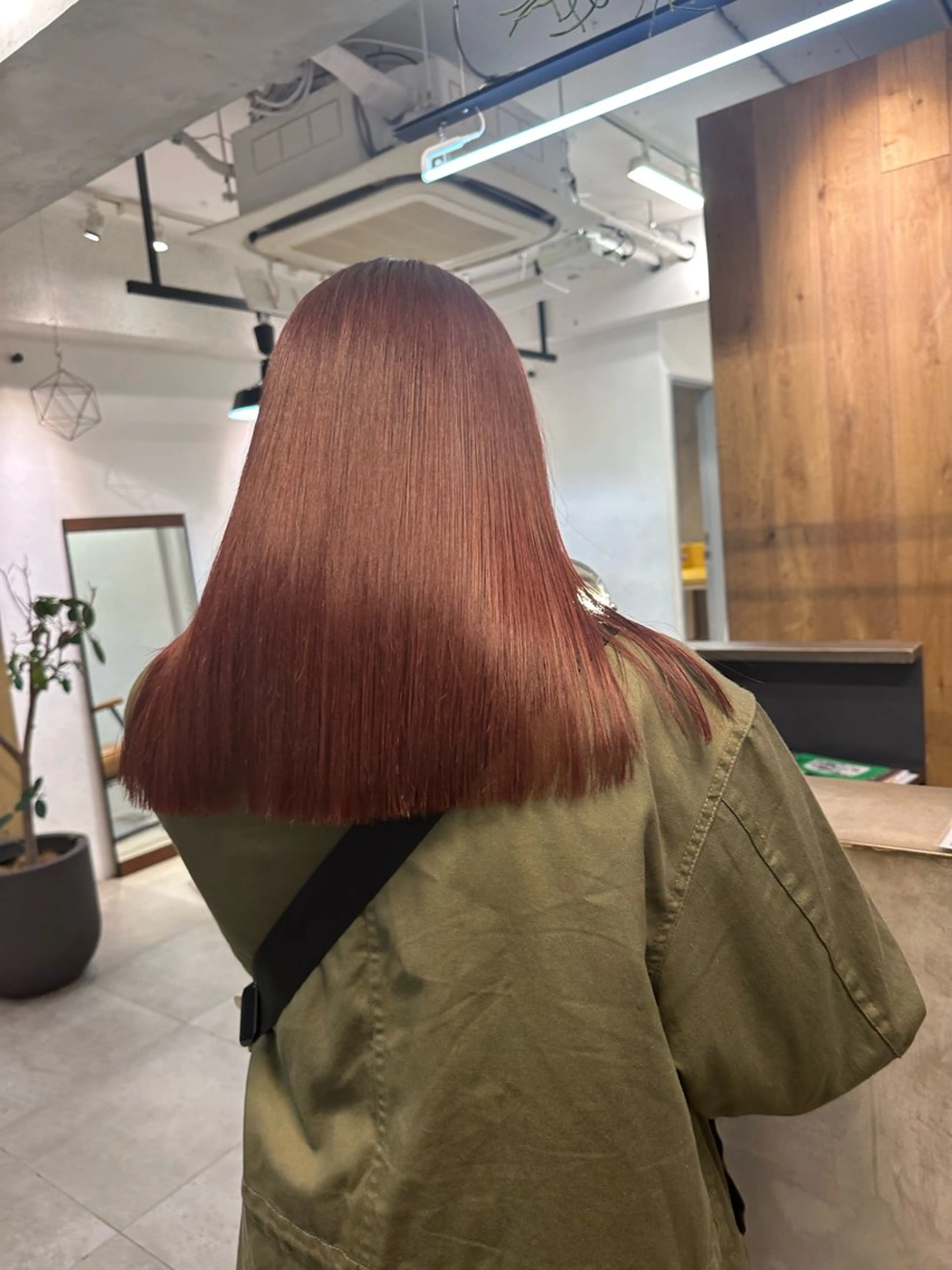 セミロング カラー ブリーチ ハイトーンカラー ブリーチなしカラー ボブ REINA☁️透明感 カラー/ぷつっと♡のヘアスタイル