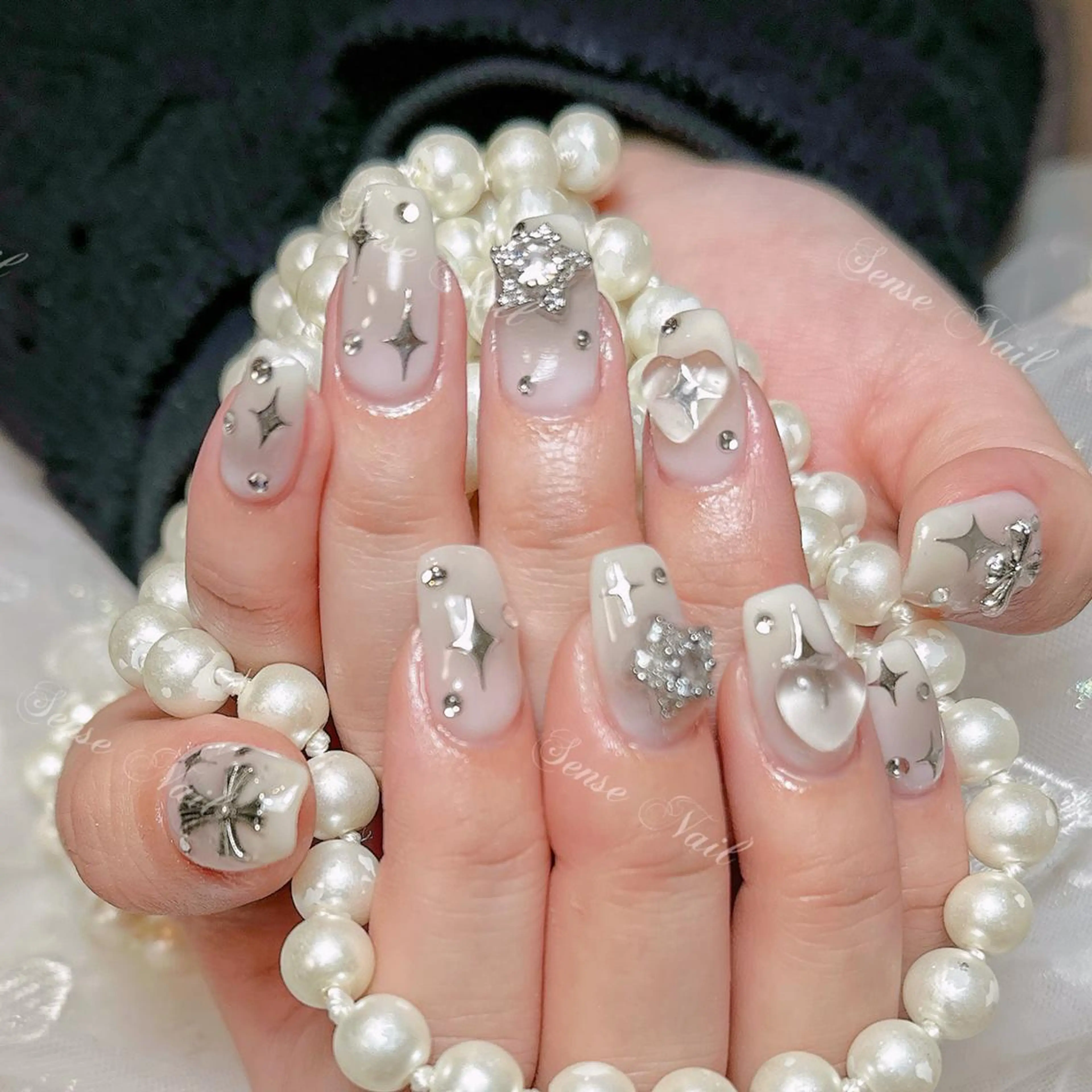 ネイル Queening 🦋のネイルデザイン