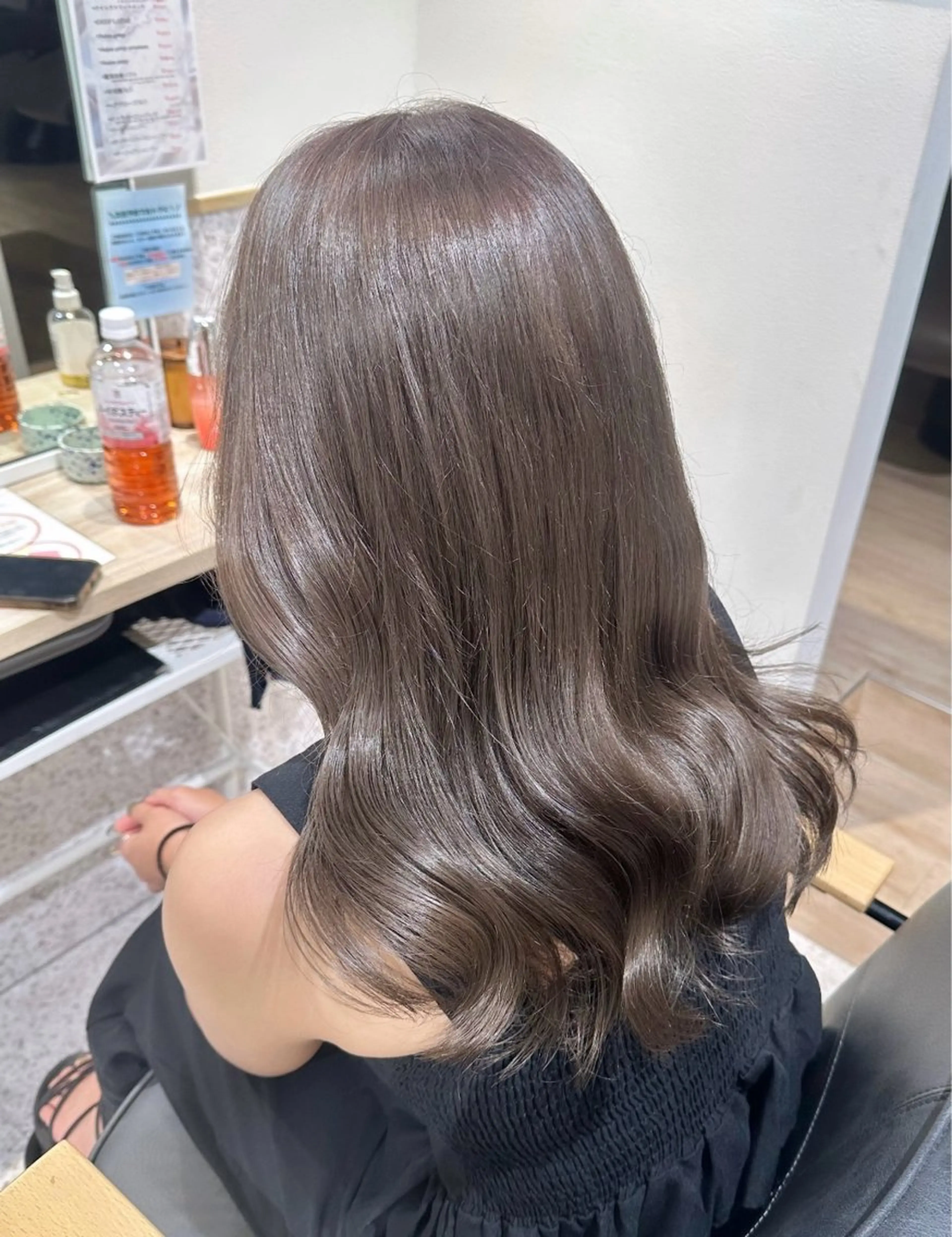 セミロング セミロングパーマ 顔周りカット ハイライト 髪質改善 韓国風ヘア ヘアカラー ハイトーン/艶カラー 🫧 ユイナのヘアスタイル