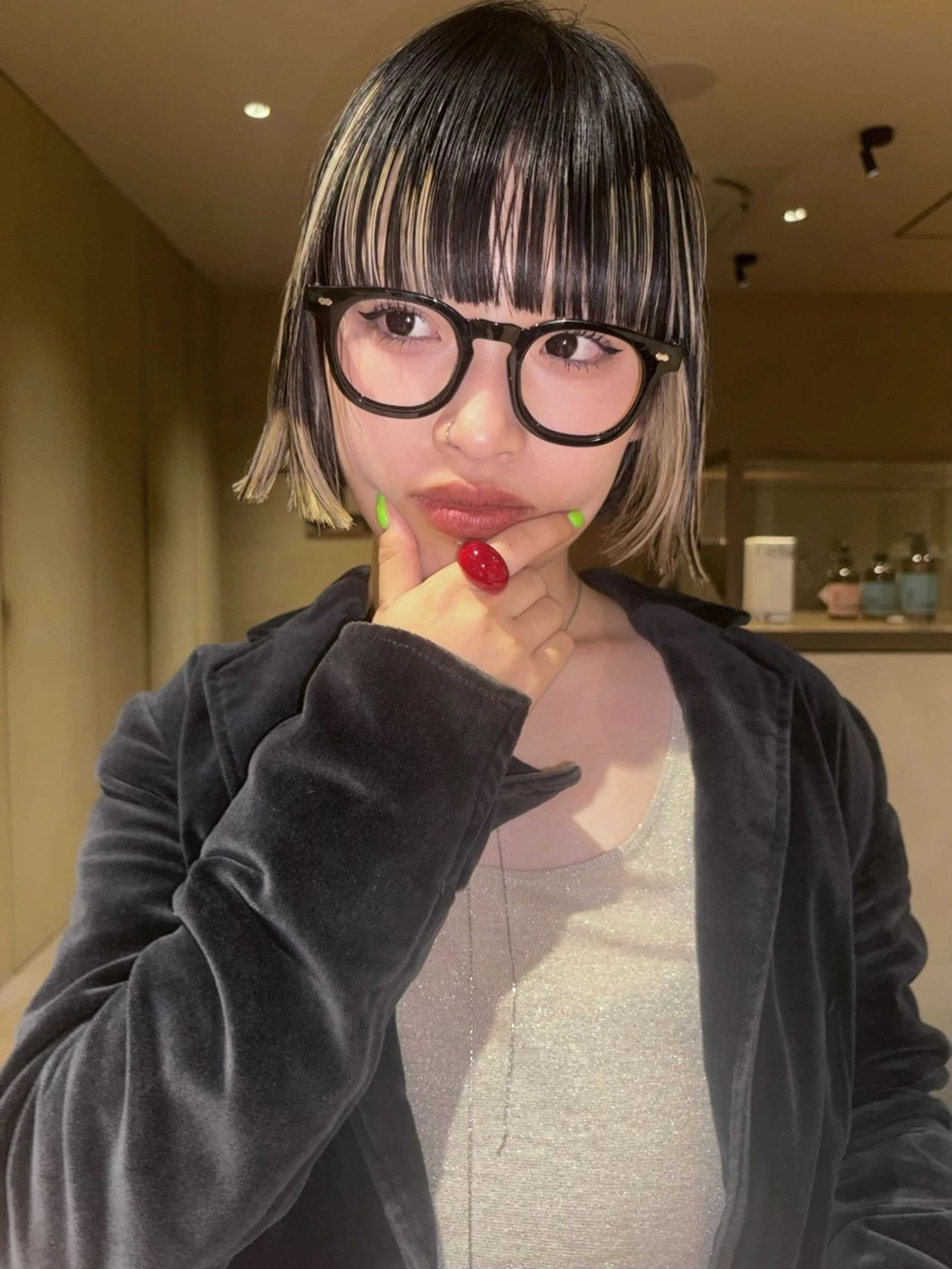 ショート カラー ヘアカラー ボブ/タイトアレンジ 個性派結婚式アレンジのヘアスタイル