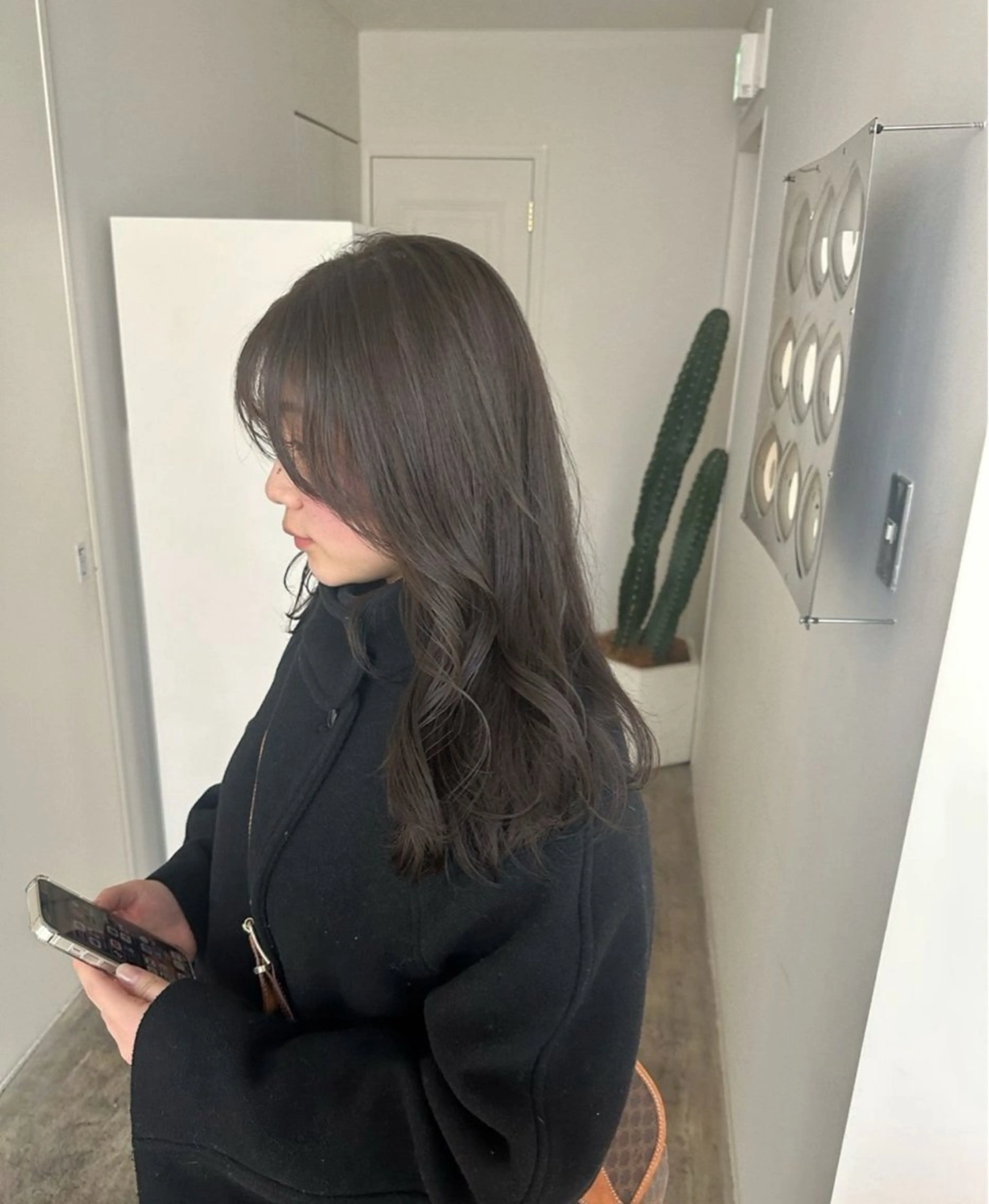 セミロング ヘアカラー トリートメント 岡田 琉花のヘアスタイル