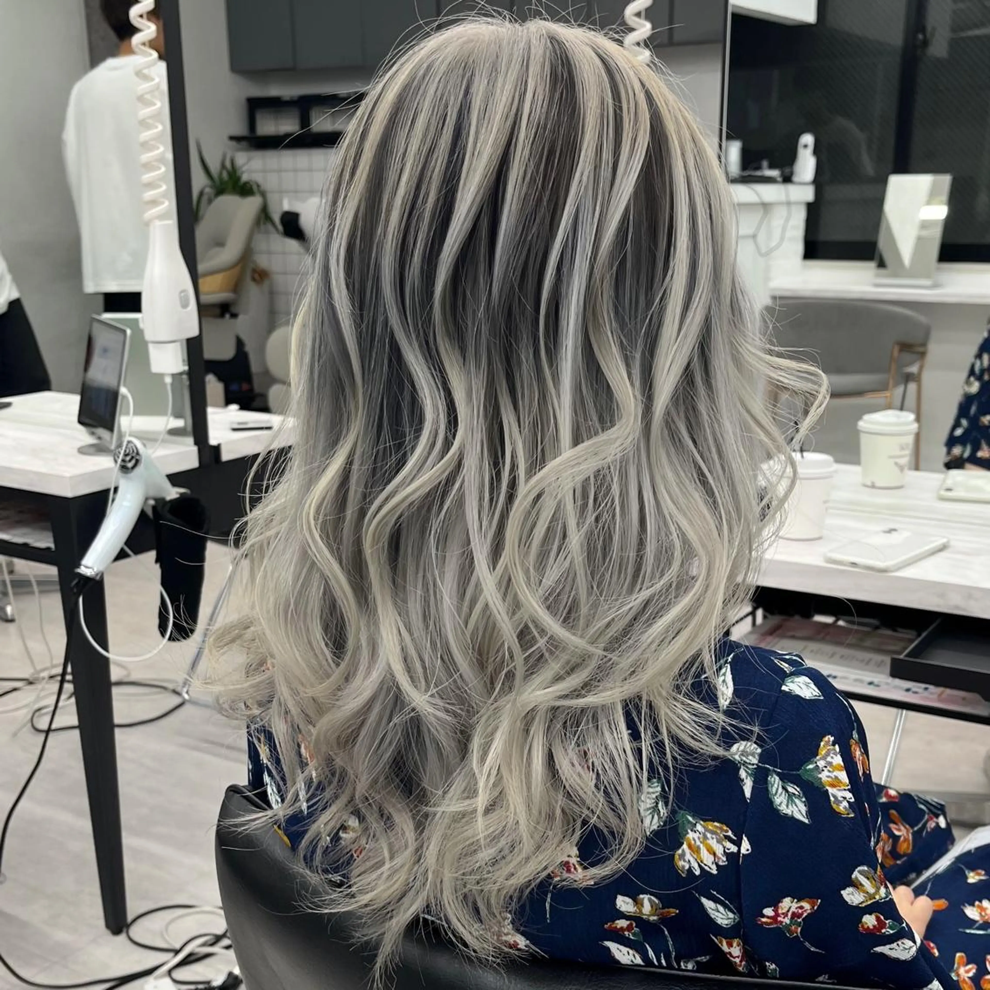セミロング カラー パーマ ヘアアレンジ メンズ 結婚式・ブライダル メンズブリーチ メンズハイトーン メンズ韓国風 メンズベリーショート 韓国ヘア×顔まわり 🇰🇷和知拓郎のヘアスタイル