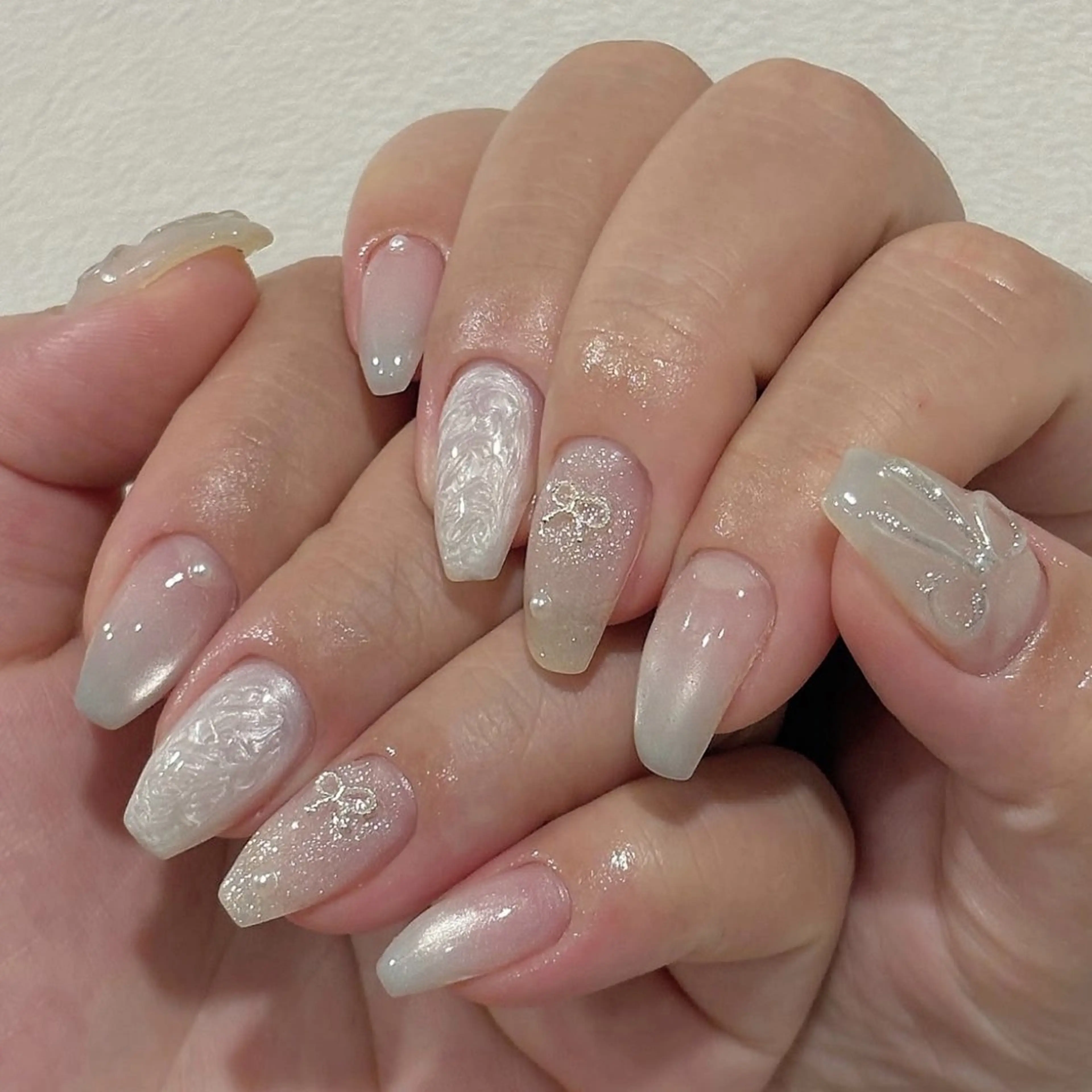 ネイル キラキラネイル 韓国ネイル マグネットネイル ミラーネイル ニュアンスネイル ハンドネイル Lala Nails所属・Lala Nailsのネイルデザイン