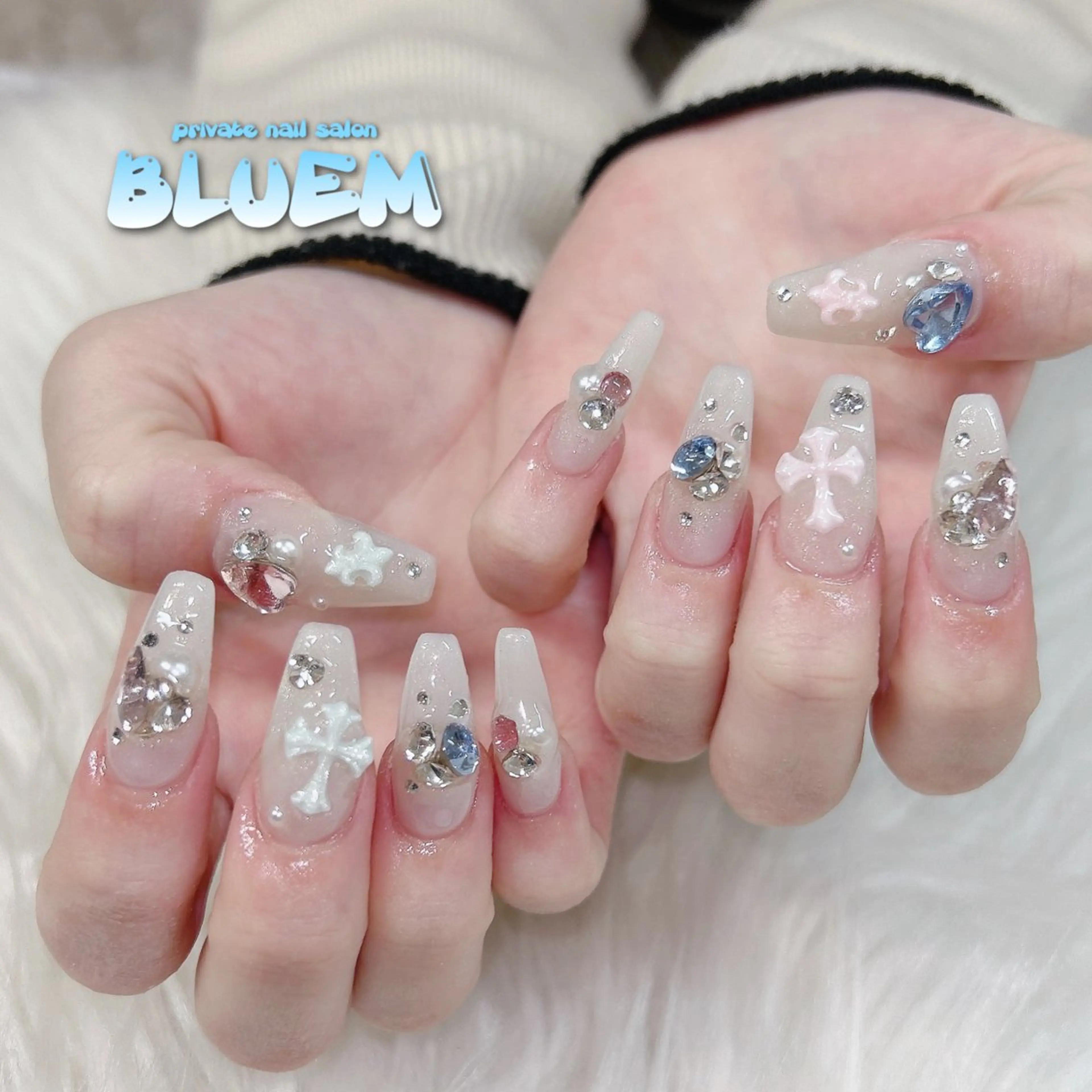 ネイル ハンドネイル BLUEM なな🐶のネイルデザイン