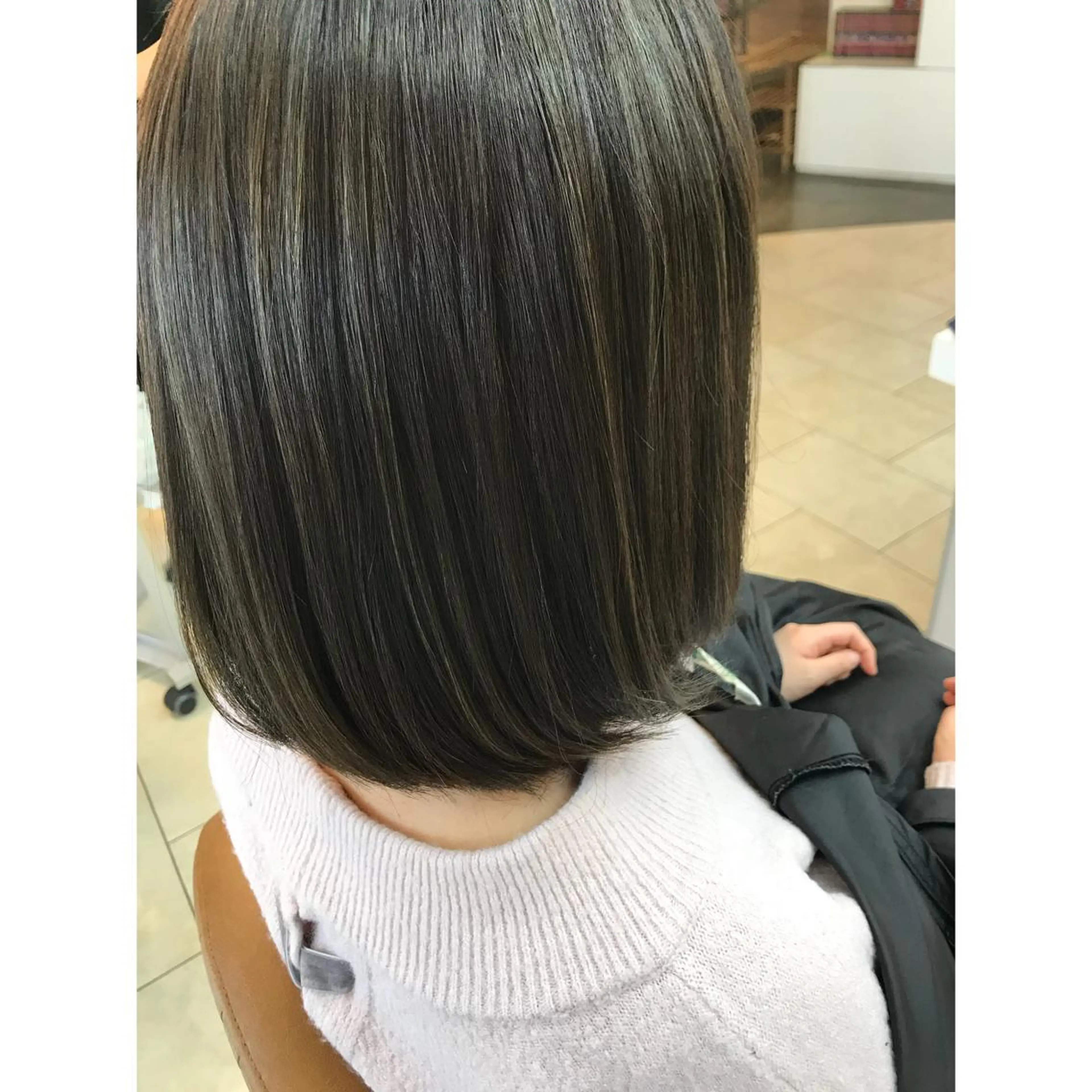 ミディアム カラー アディクシーカラー ブリーチ ハイライトカラー ハイライト トリートメント 坂西 春果のマツエク・マツパデザイン