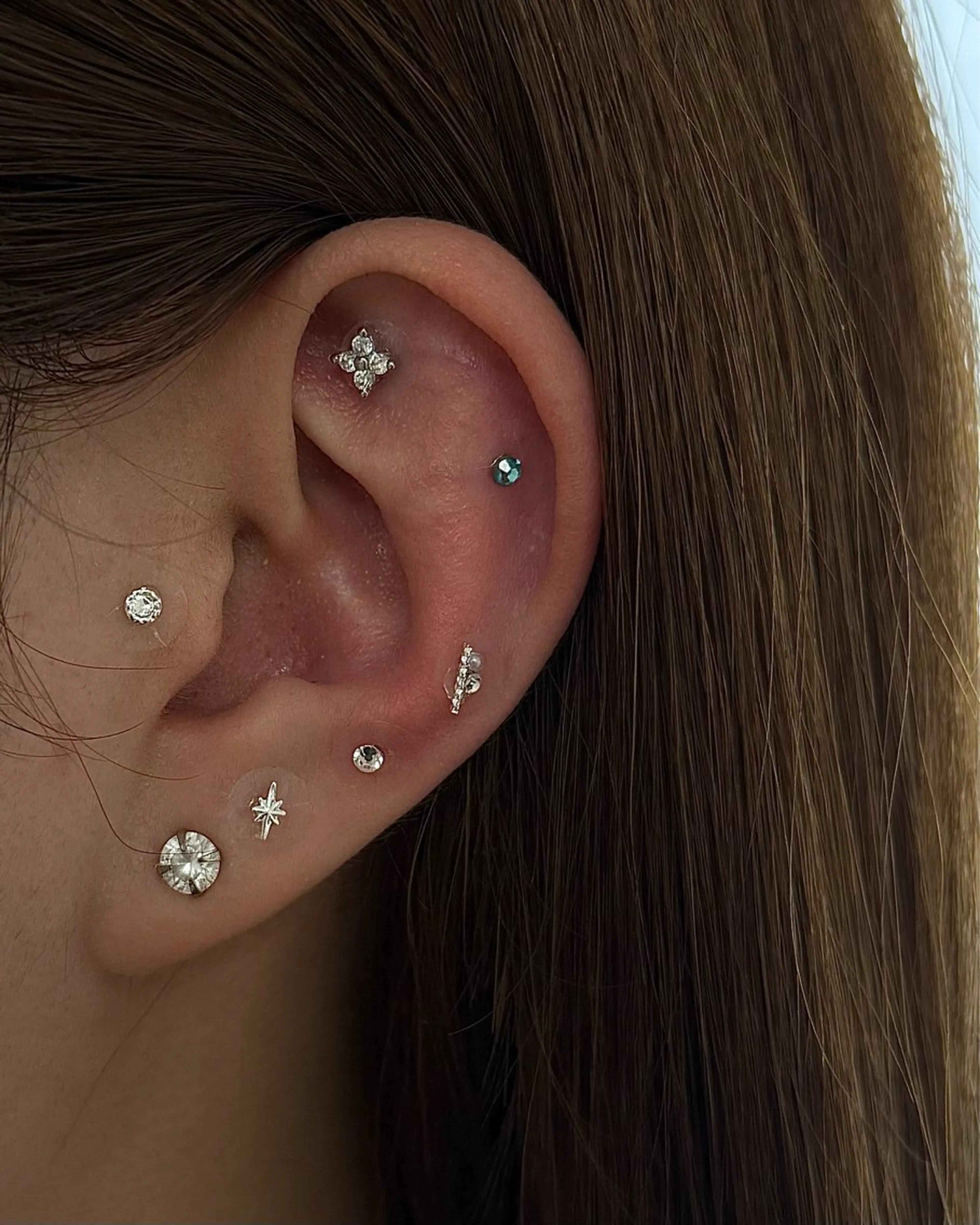 人気メニュー👂耳ツボジュエリー片耳8粒ずつ（16粒）💎耳マッサージ付の写真