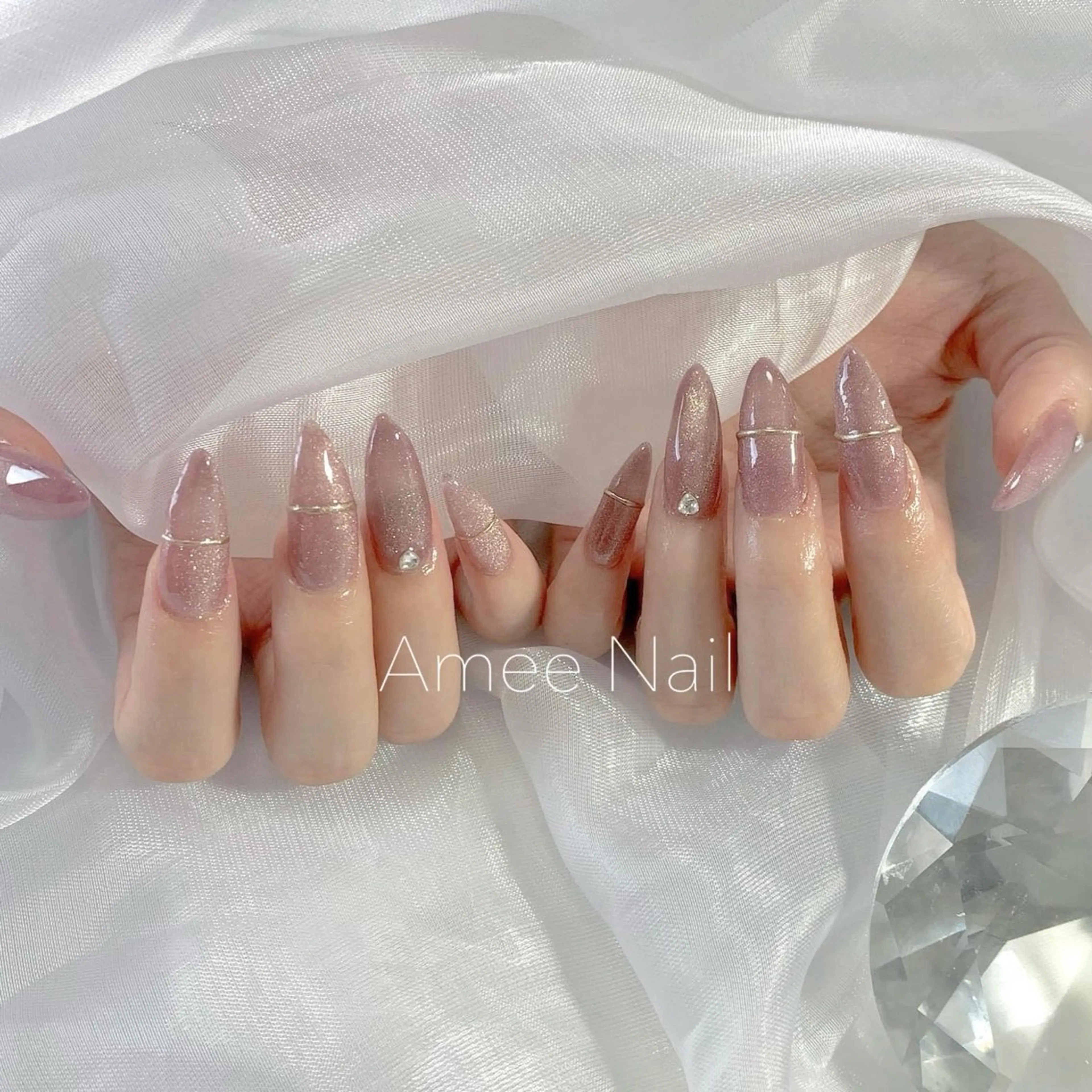 ネイル 成人式 ロングネイル マグネットネイル 大理石ネイル(マーブル) リボン ハンドネイル Amee Nailsalon所属・Amee Nailsalonのネイルデザイン