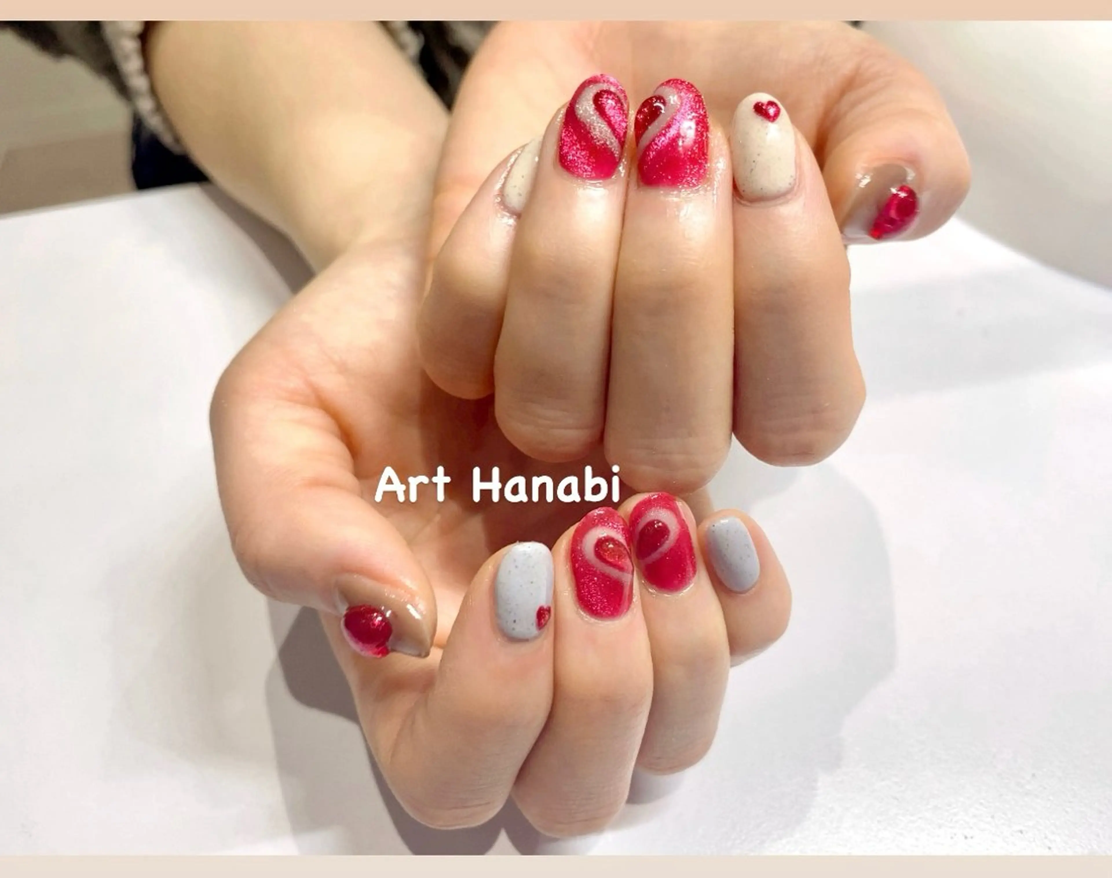 ネイル ハート マグネットネイル ぷっくりネイル Art Hanabi所属・Art Hanabi ミリのネイルデザイン