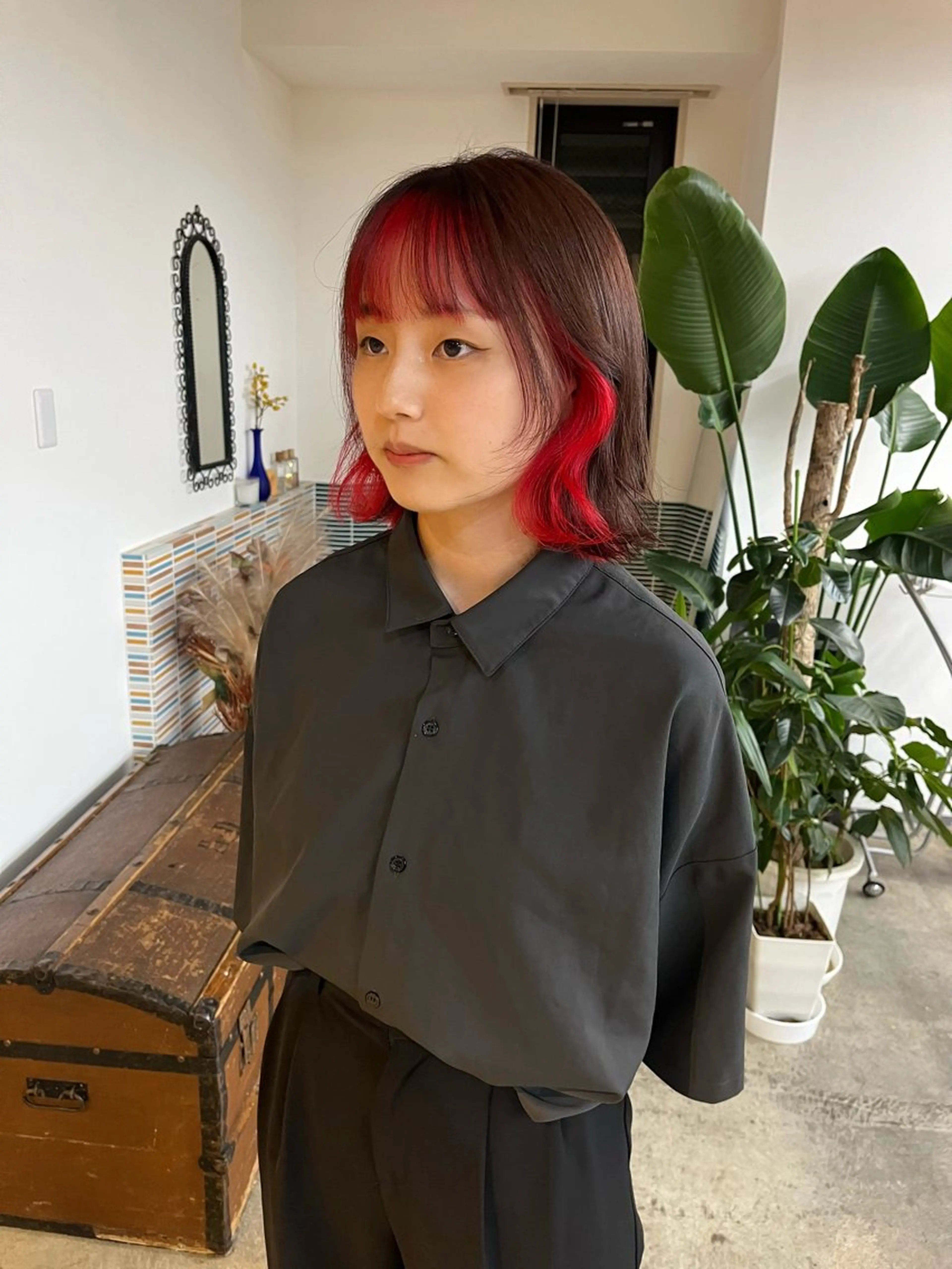 ミディアム カラー ブリーチ インナーカラー レッドカラー 🩷ハイトーン透明感 レイヤー🩷ユリカのヘアスタイル