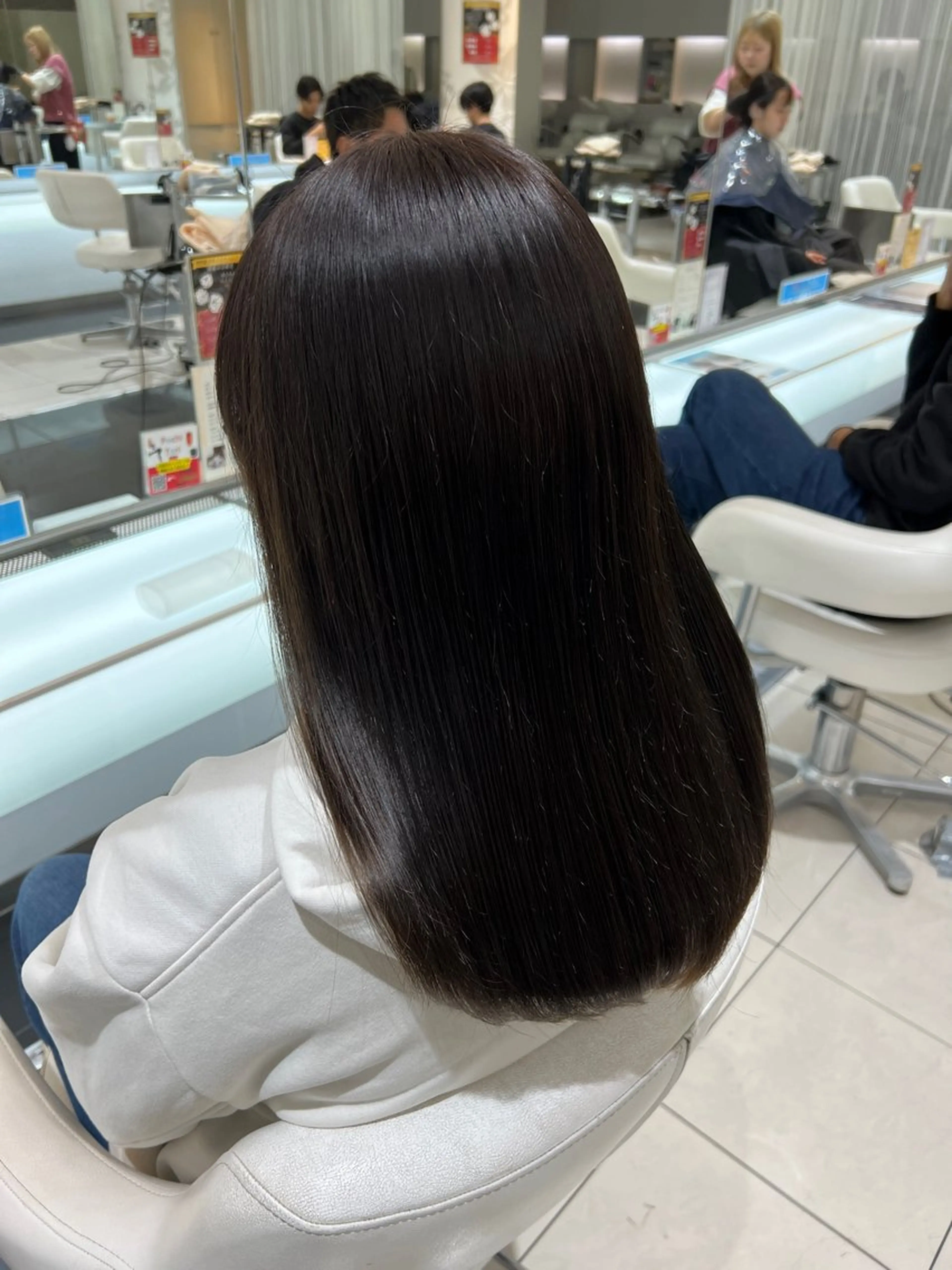 カラー グレージュ オリーブグレージュ オリーブグレー カット ヘアカラー ダメージレスカラー /透明感カラー 上長のヘアスタイル