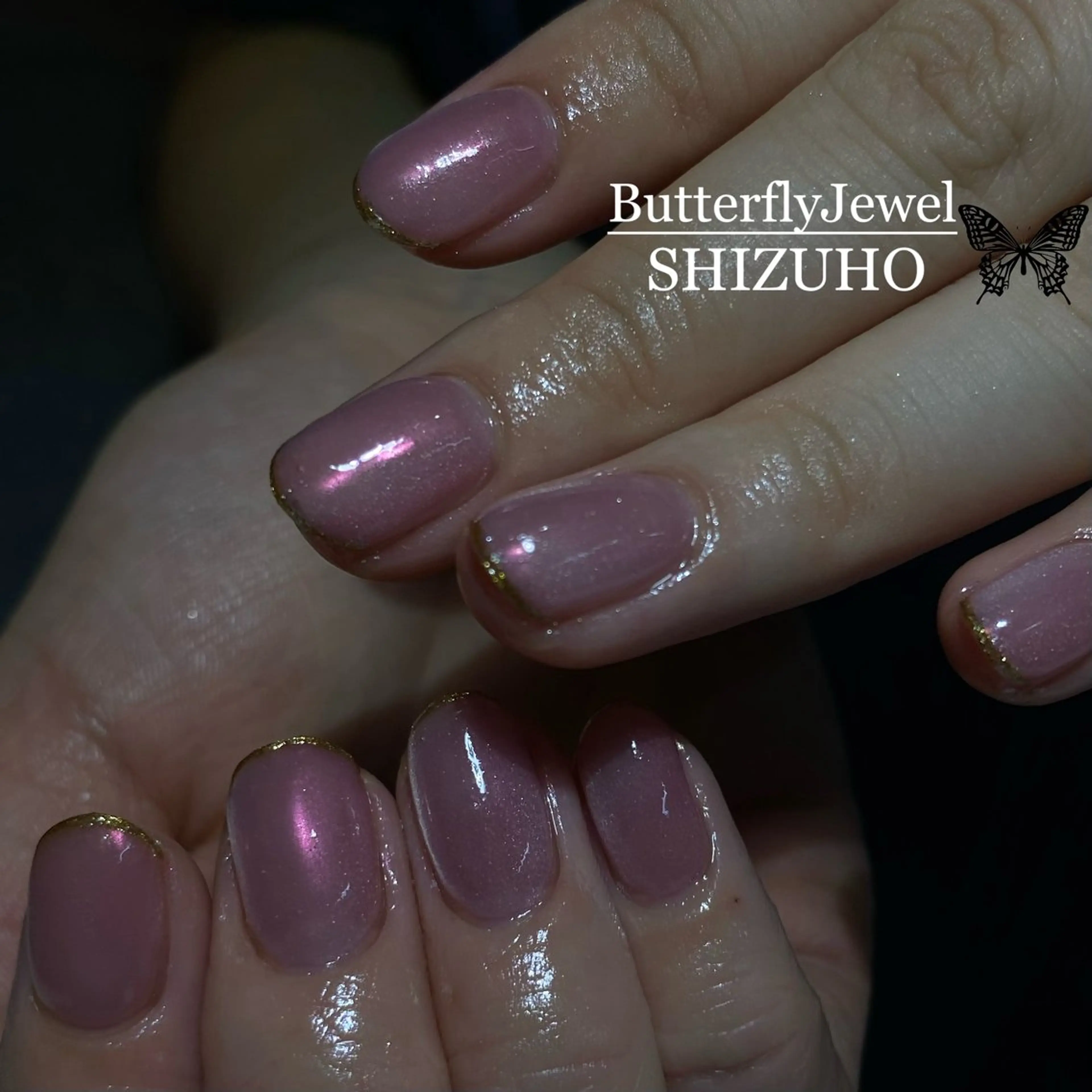 ネイル オーロラネイル ゴールド ピンク ハンドネイル Butterfly Jewel本店 石原のネイルデザイン