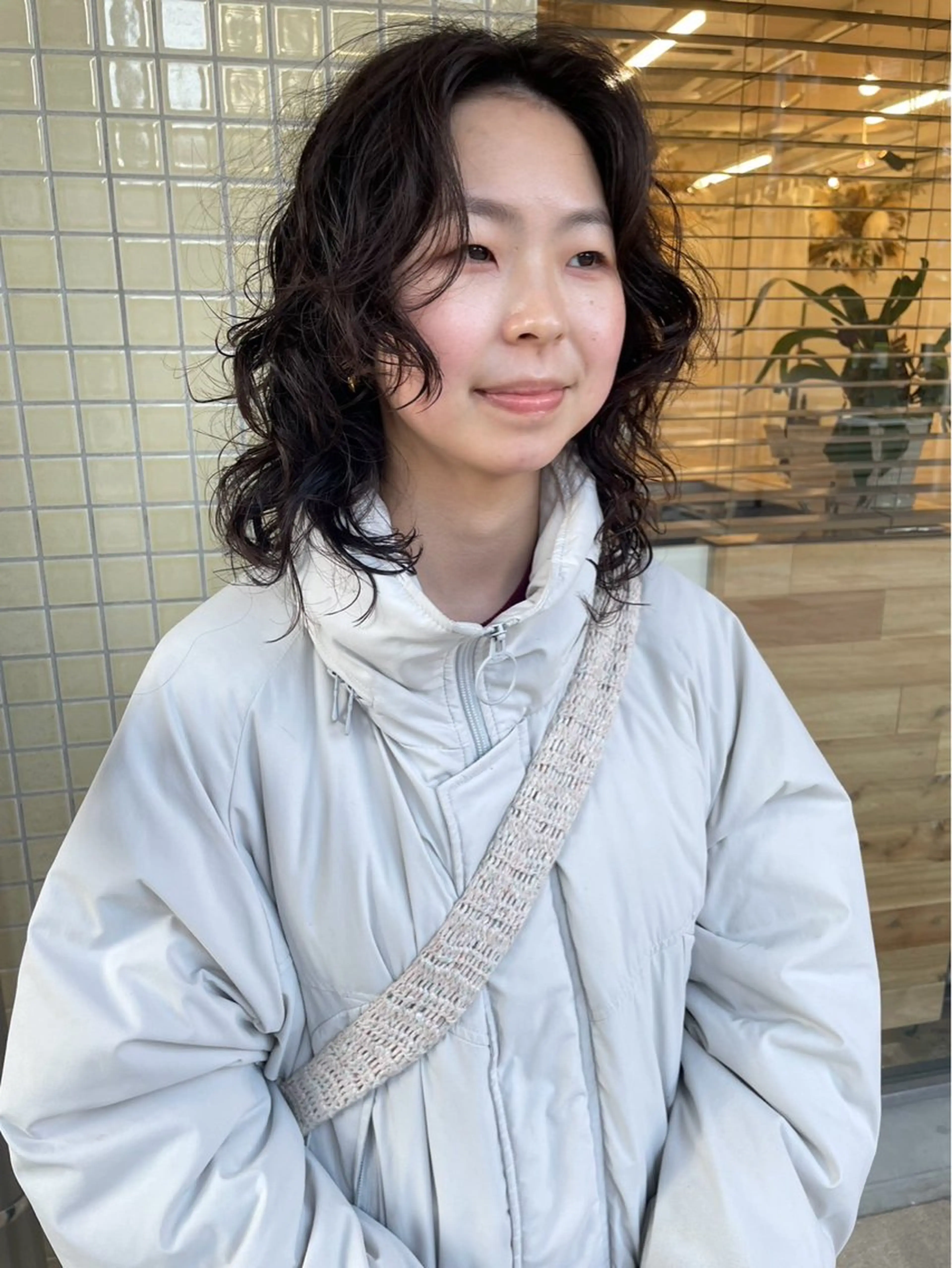 ミディアム ミディアムパーマ レイヤーカット カット siro所属・siro meruのヘアスタイル