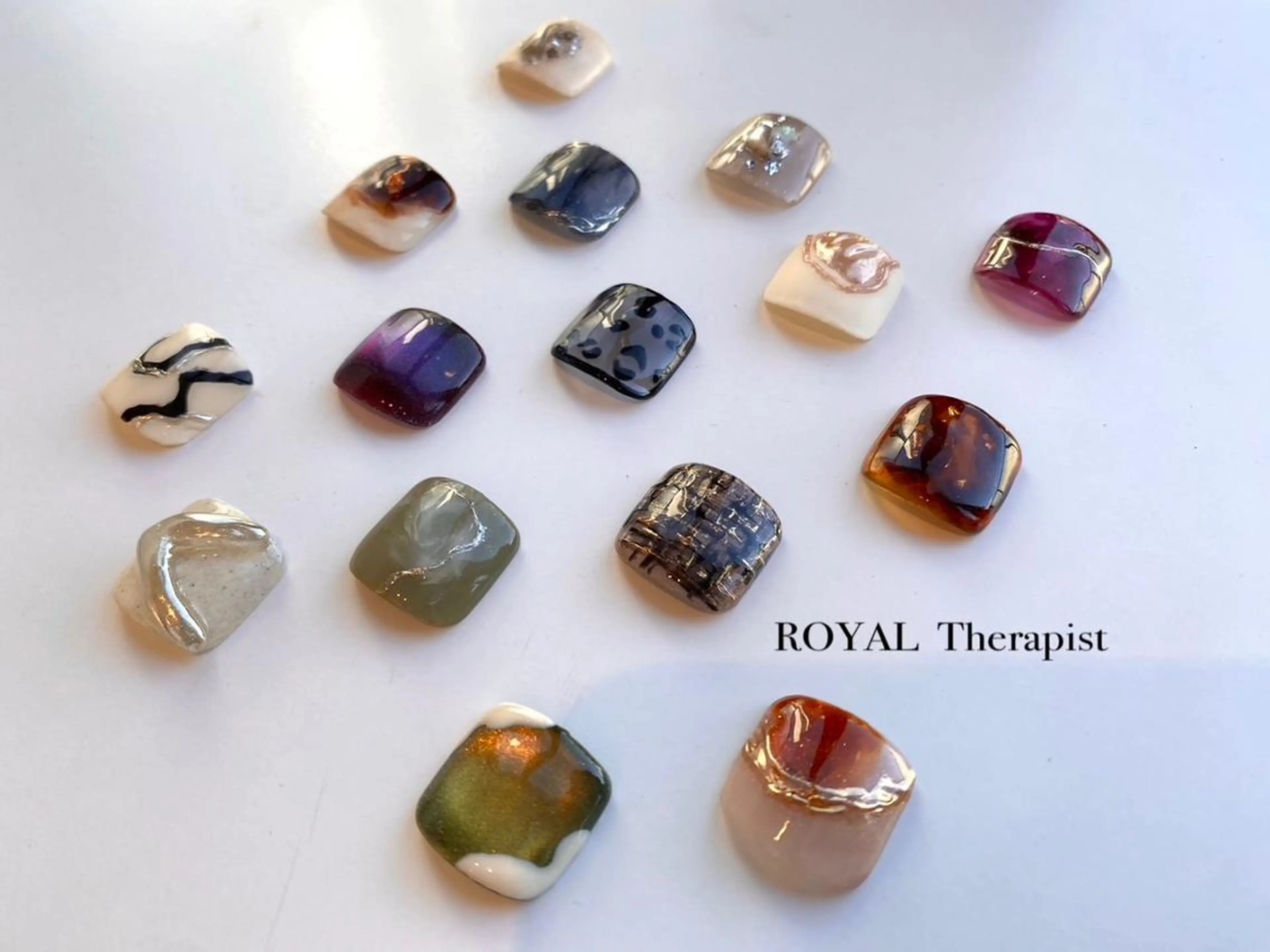 ネイル フットネイル フットネイル 【寺岡】 ロイヤル•セラピストのネイルデザイン