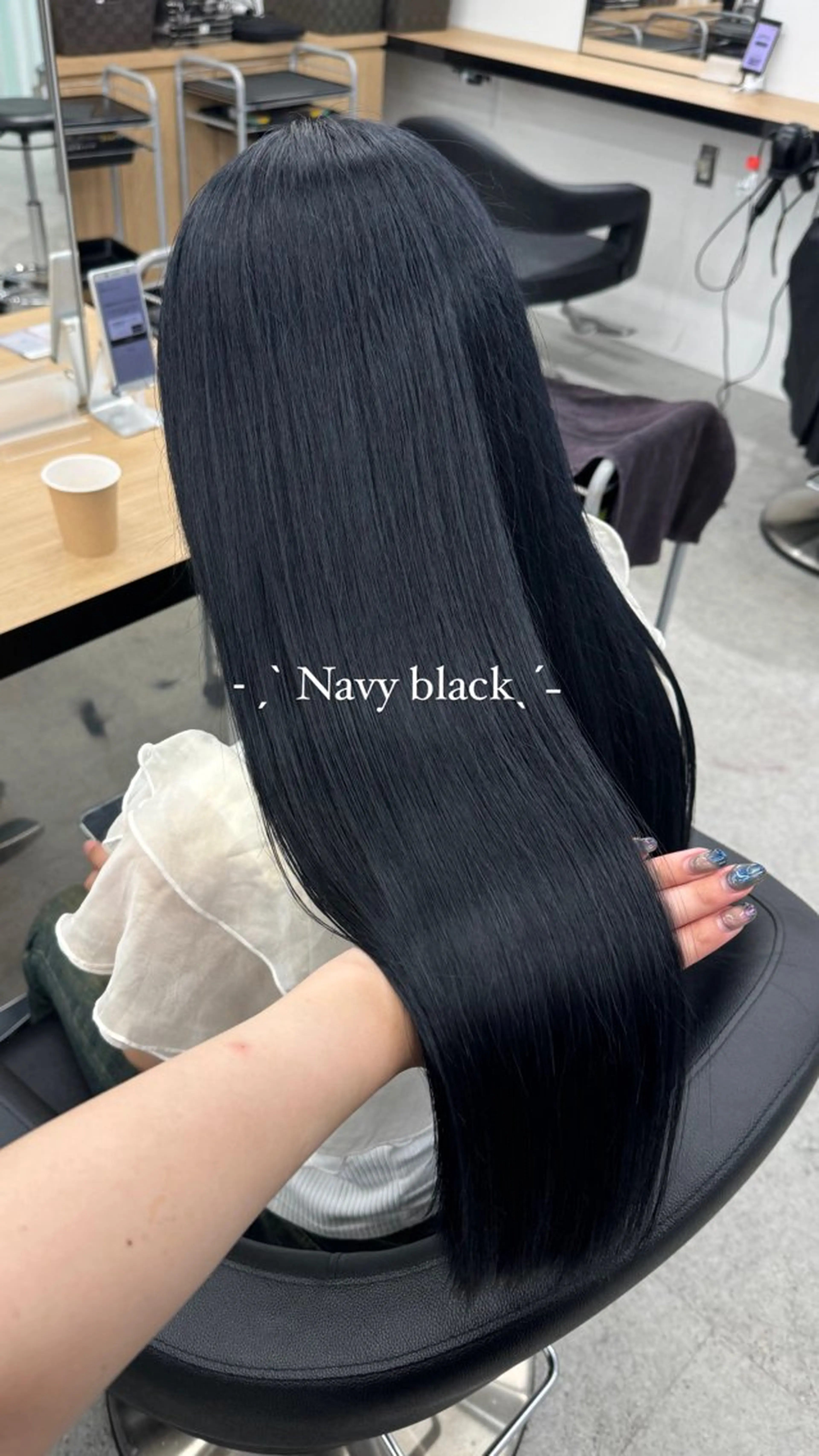 ロング カラー 暗髪🩶ラベンダー/ ブルー/ユウナ🤍のヘアスタイル