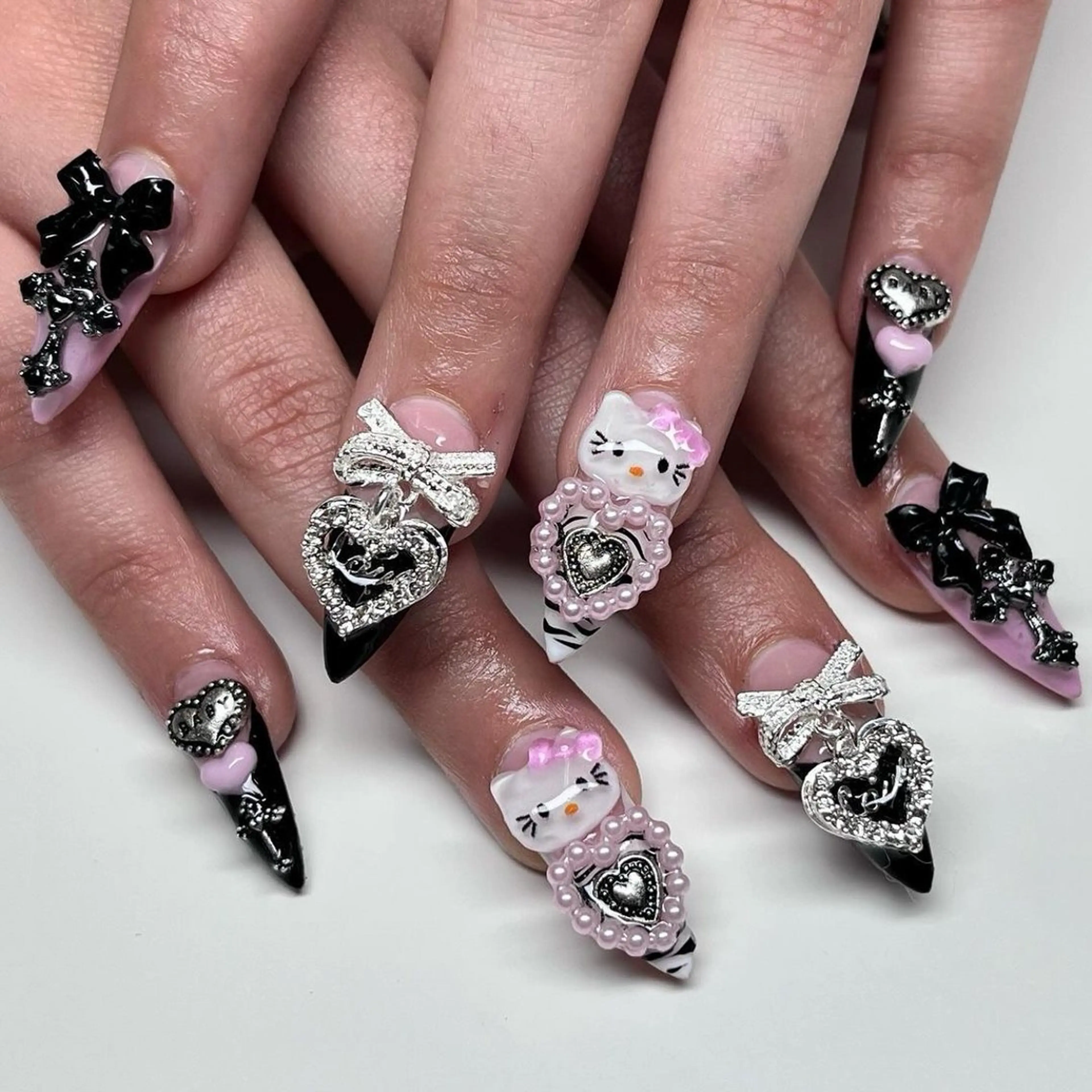 ネイル 長さ出し フレンチネイル グラデーション 卒業式 マグネットネイル ハンドネイル MIHANA NAILのネイルデザイン
