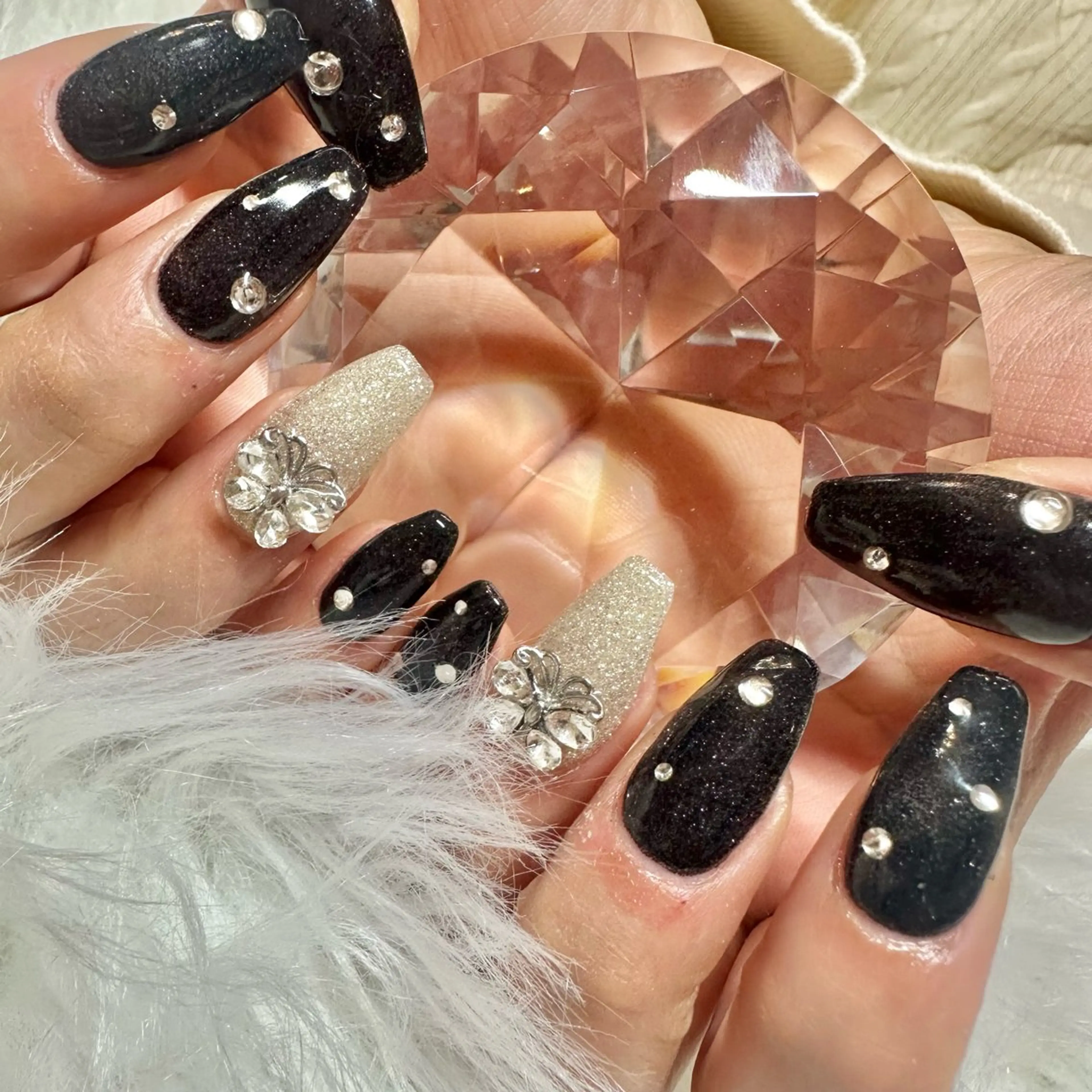 ネイル ドット キラキラネイル 韓国ネイル ハンドネイル 🤎CHARME NAIL🤎のネイルデザイン