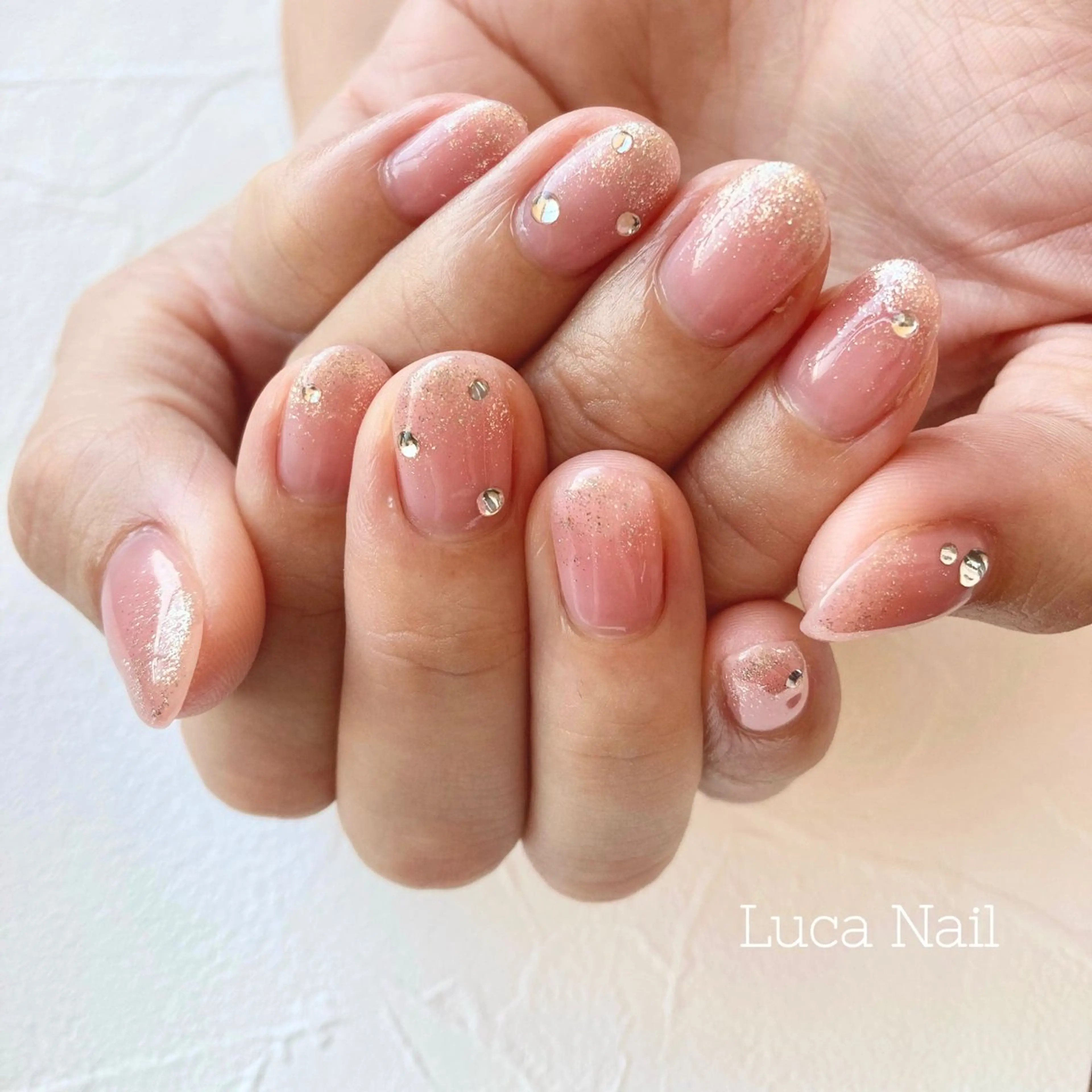 ネイル グラデーション ラメ(グリッター) ラメグラデーション ハンドネイル ハンドケア Luca  Nail所属・Luca Nail 🌼yu-kaのネイルデザイン