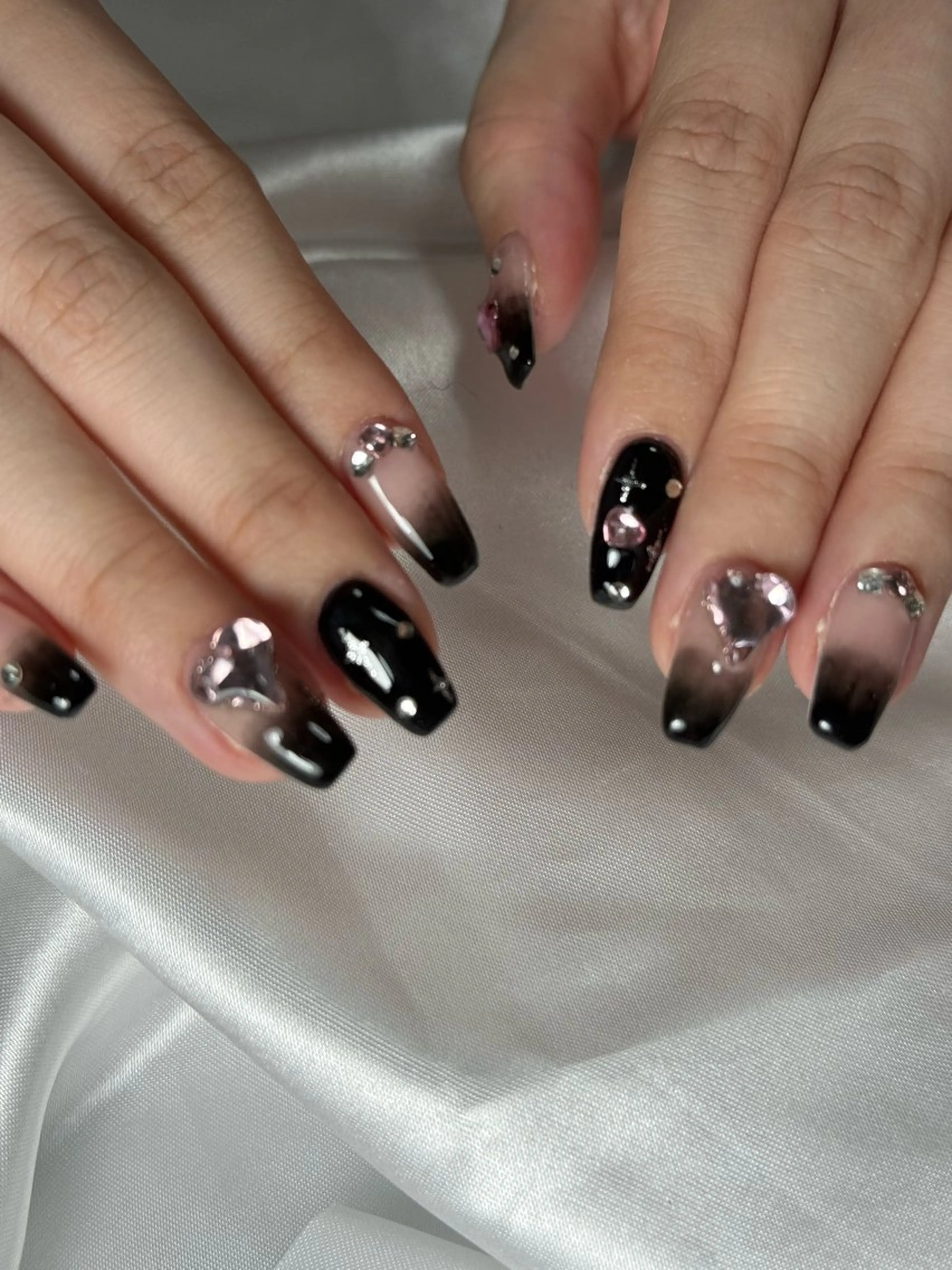 ネイル ジェルネイル 韓国ネイル 持ち込み パラジェル ストーンネイル ハンドネイル flowers nailのネイルデザイン