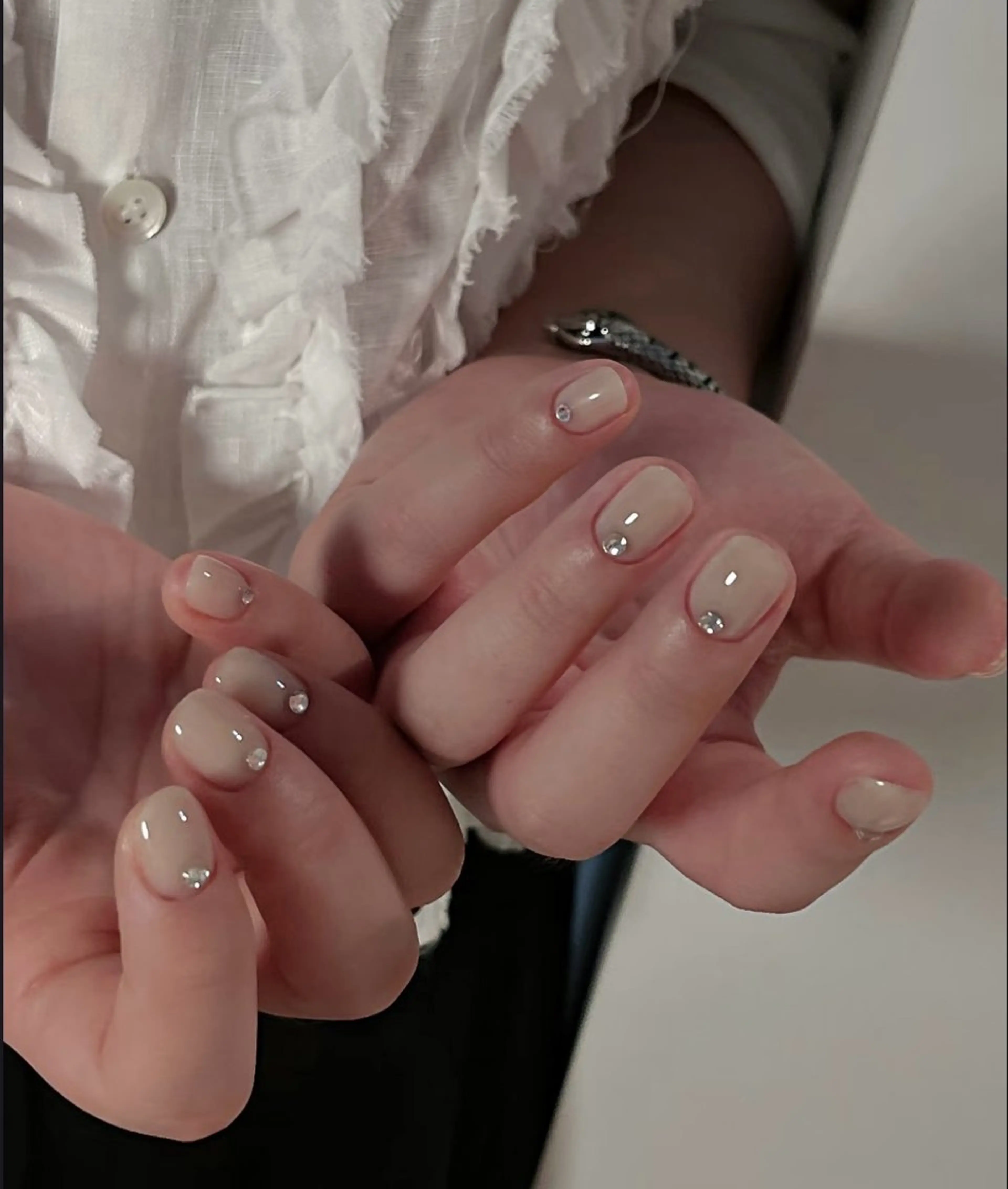 【新規自爪ジェルオフ無料】💎ワンカラー+10個スートンの写真