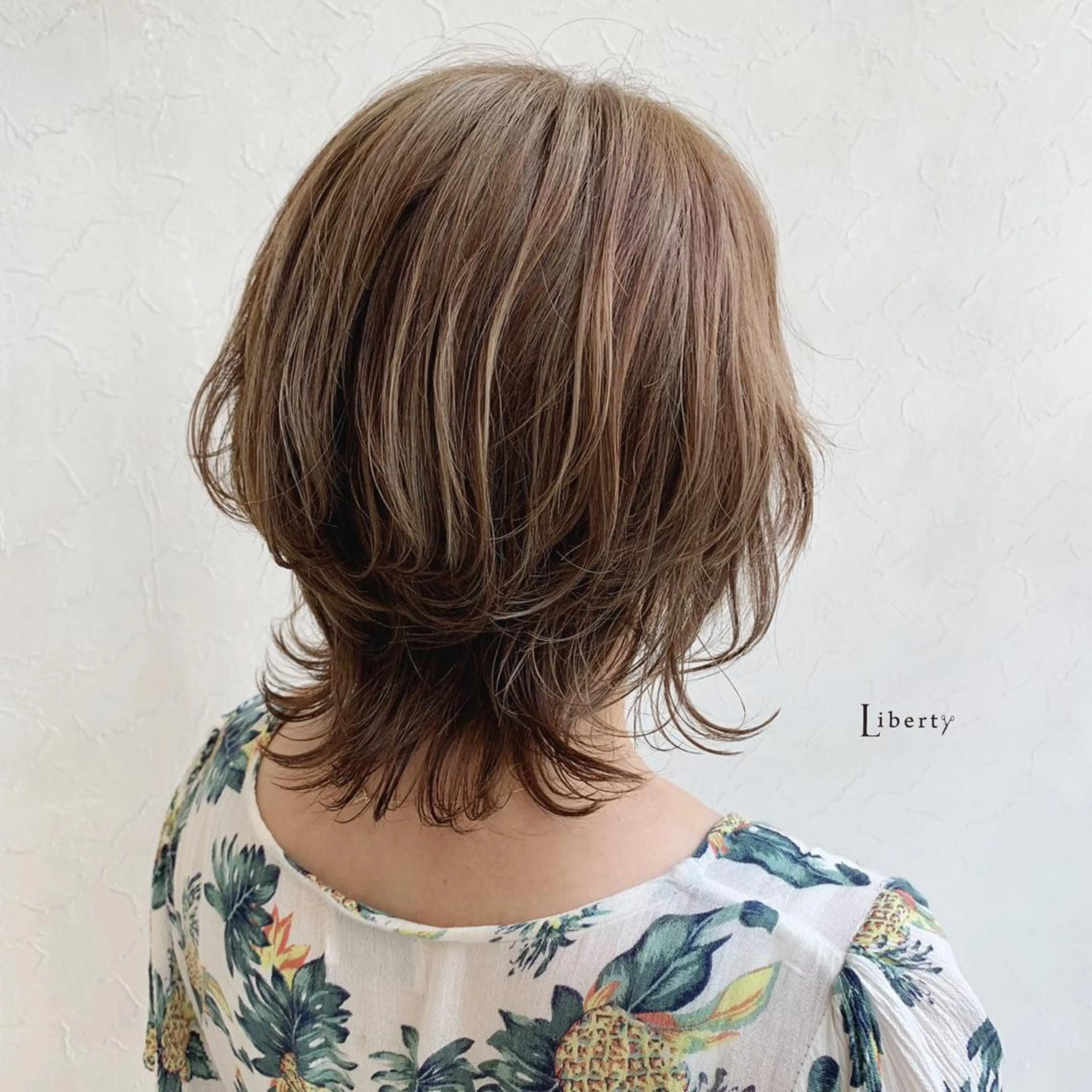 ショート カラー グレージュ ハイライトカラー イルミナカラー ハイライト ウルフカット カット ヘアカラー トリートメント Liberty 店長 TAJIMAのヘアスタイル