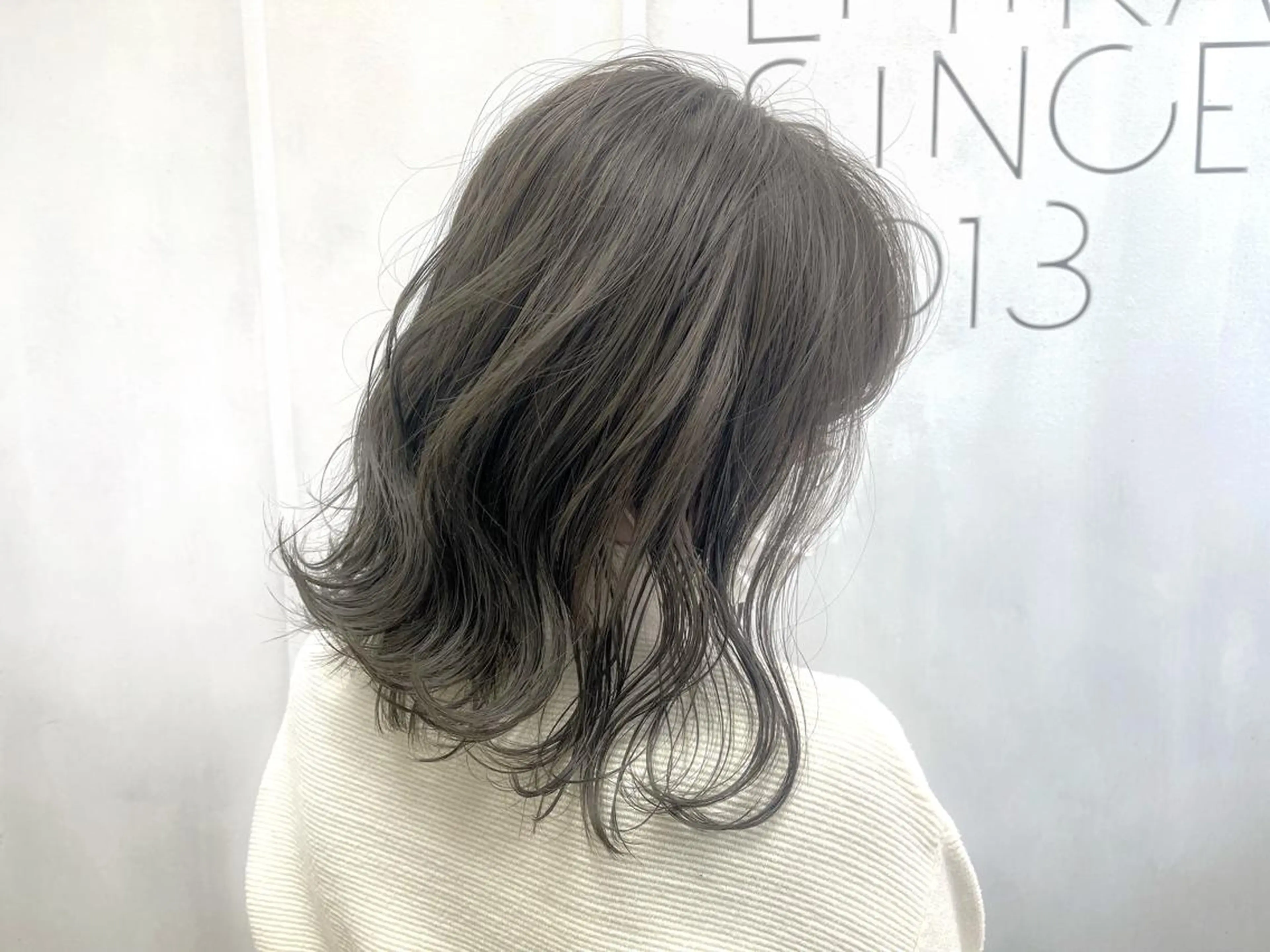 ショート カラー アディクシーカラー ブリーチ 透明感カラー ダブルカラー グレージュ OAK溝の口 𖠋SHINYAのヘアスタイル