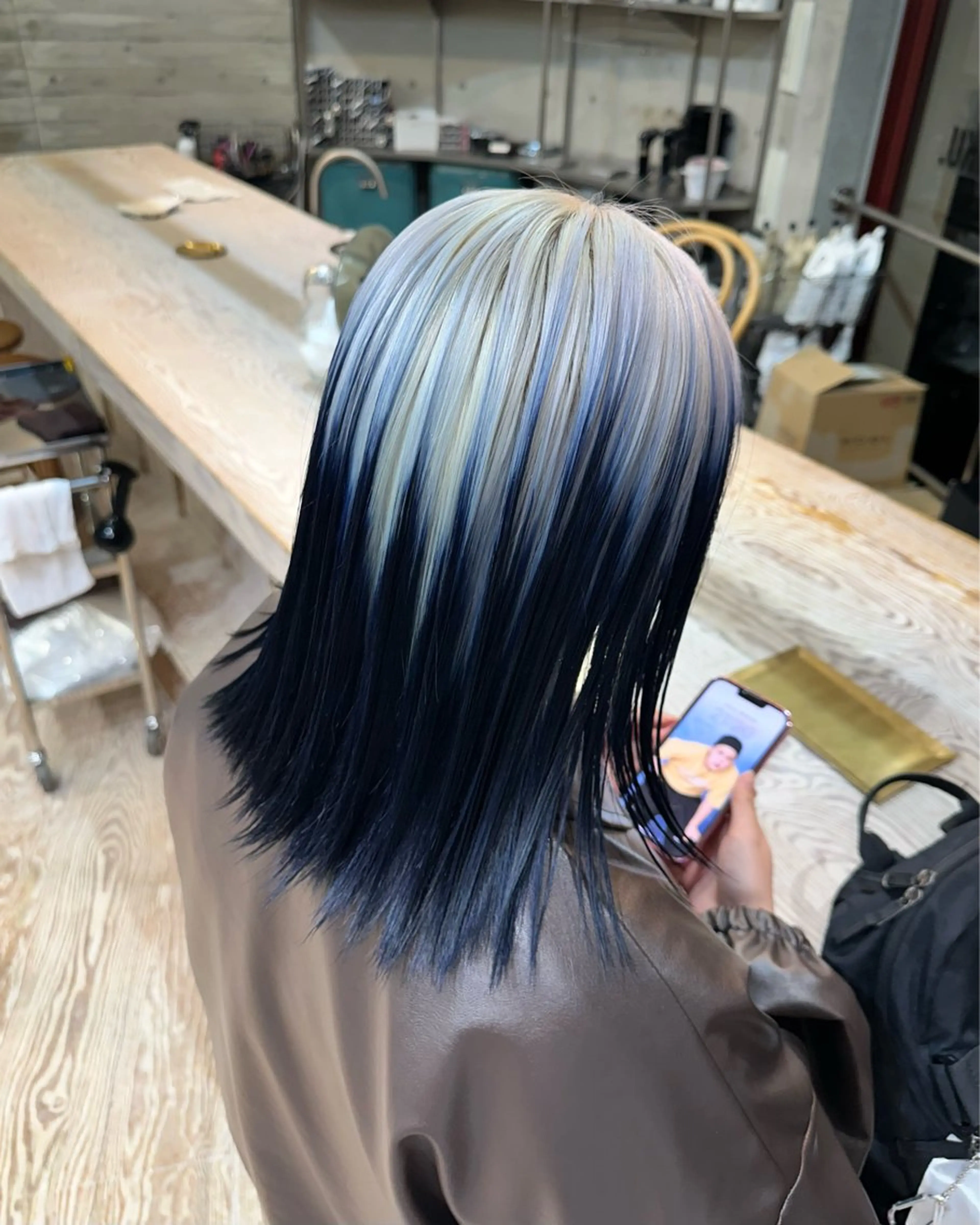 カラー 抜きっぱなしブロンド ササキカズマのヘアスタイル