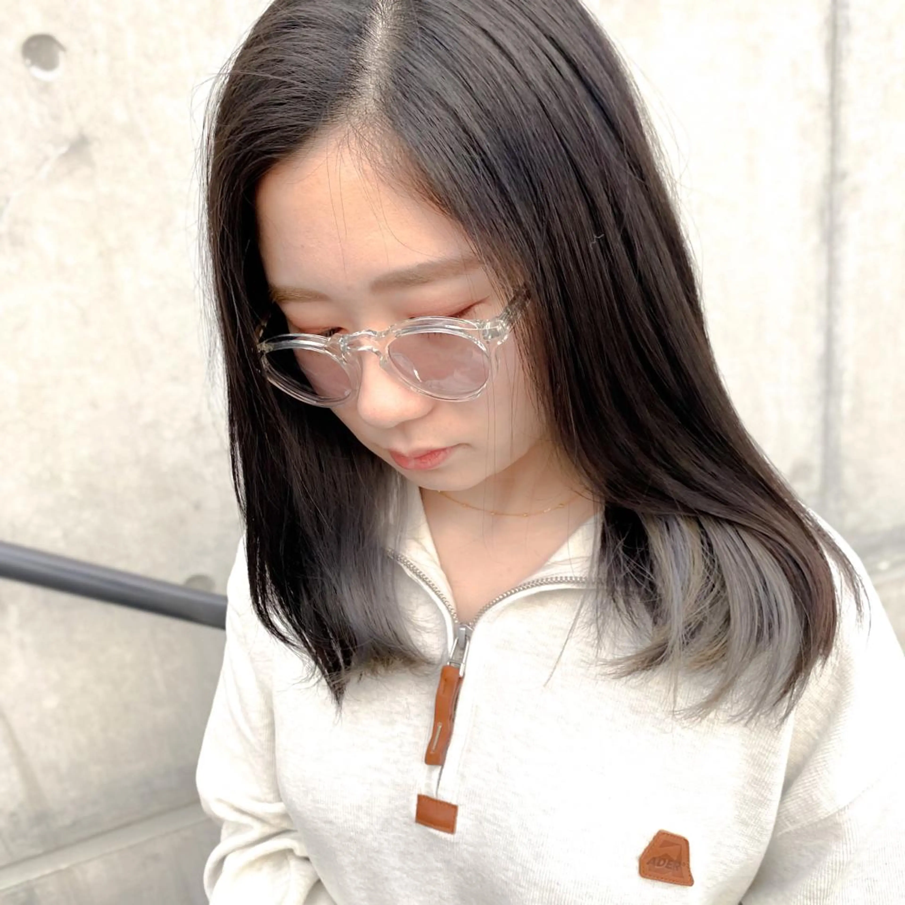 セミロング カラー 艶髪ブリーチ 永井竜也のヘアスタイル