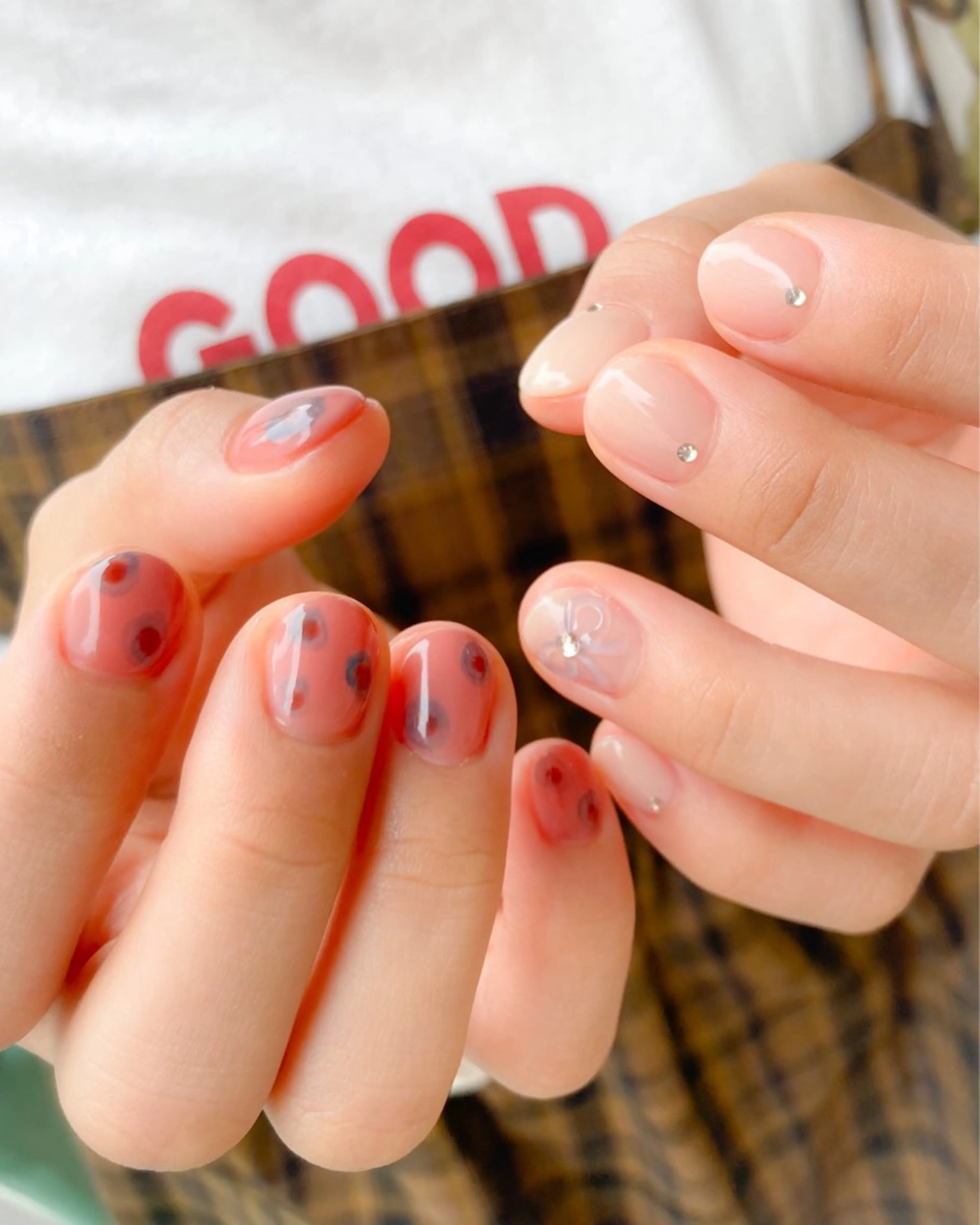 ネイル アートネイル リボン ストーンネイル nail salon neige所属・ジェムネイル Risa.のネイルデザイン
