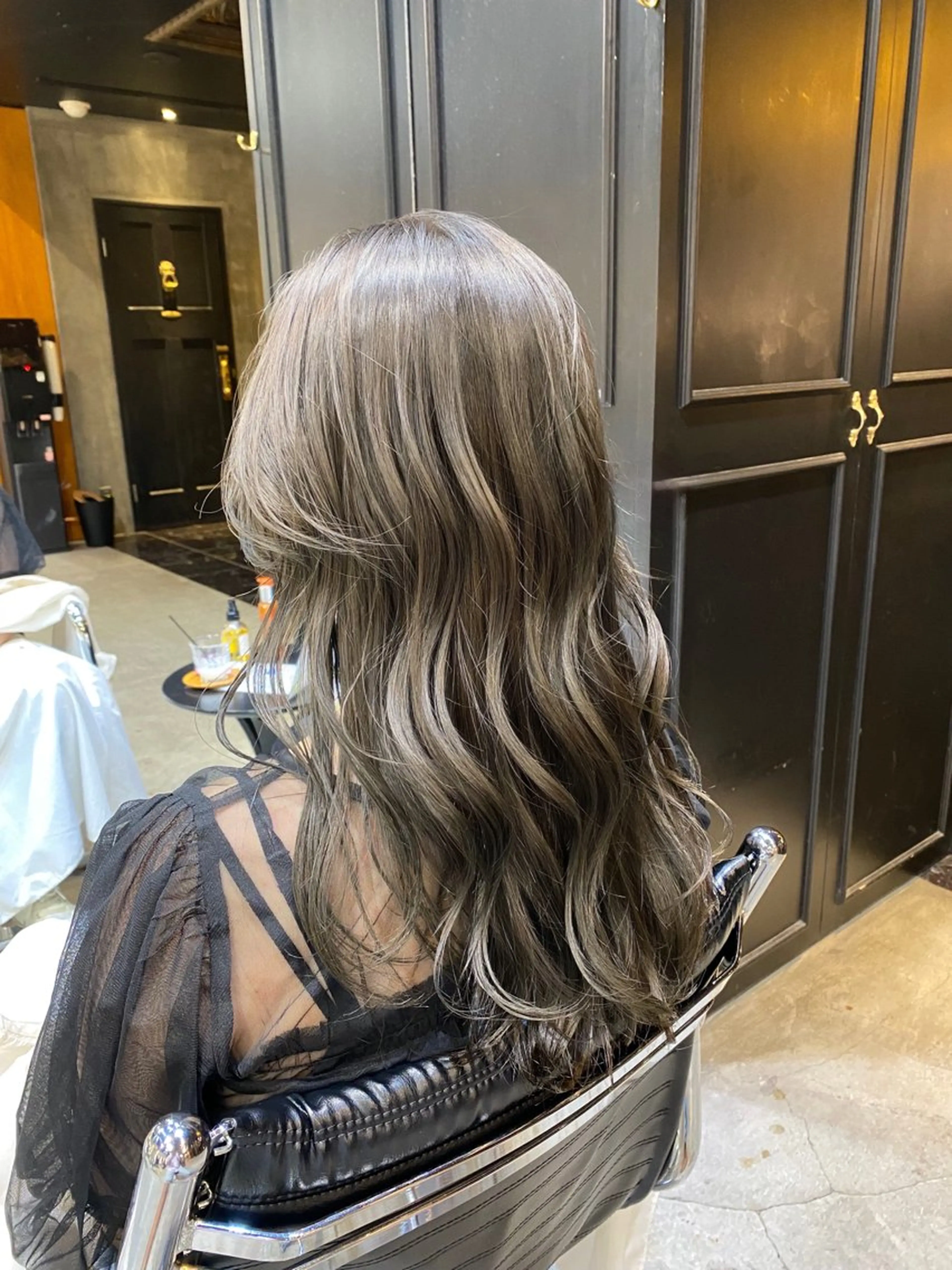 セミロング カラー ブリーチ ダブルカラー グレージュ カーキグレージュ ブリーチなしカラー カット ヘアカラー ブリーチなしダブル カラー🧸🐺陽介のヘアスタイル