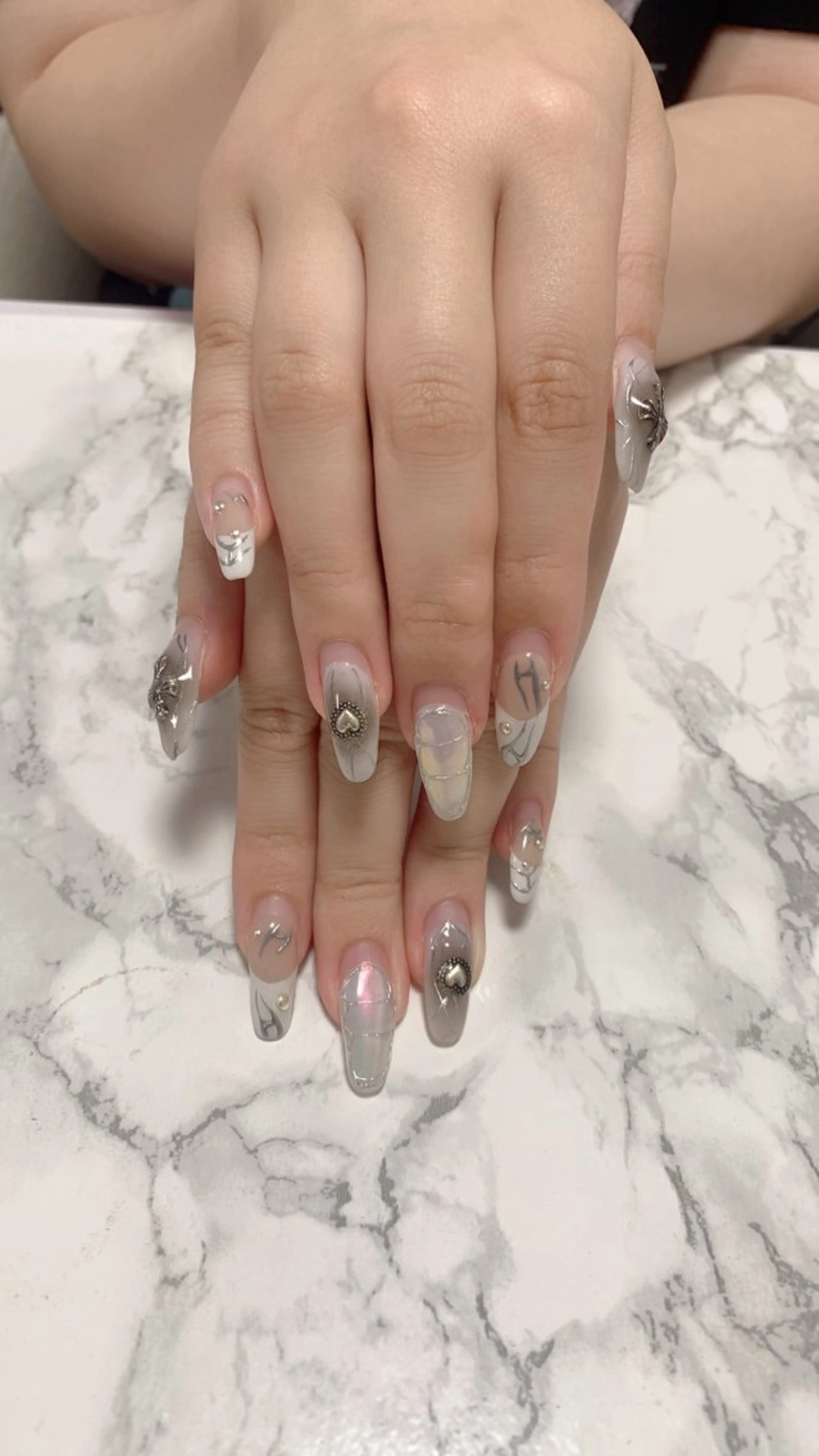 ネイル はな💎ネイル ワンホン、長さ出しのネイルデザイン