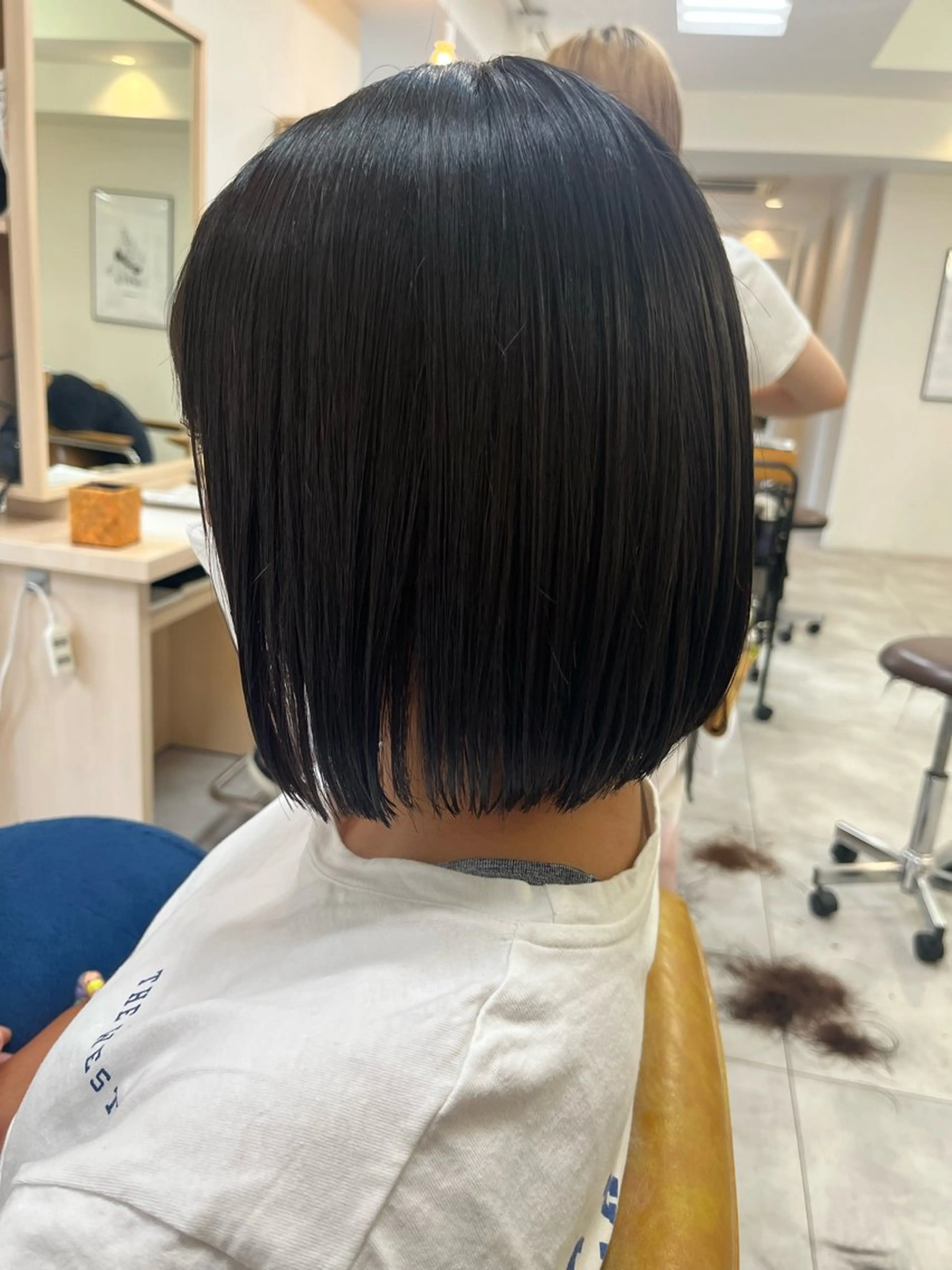 ショート 切りっぱなしボブ ボブ Hikari /赤み消しカラーのヘアスタイル