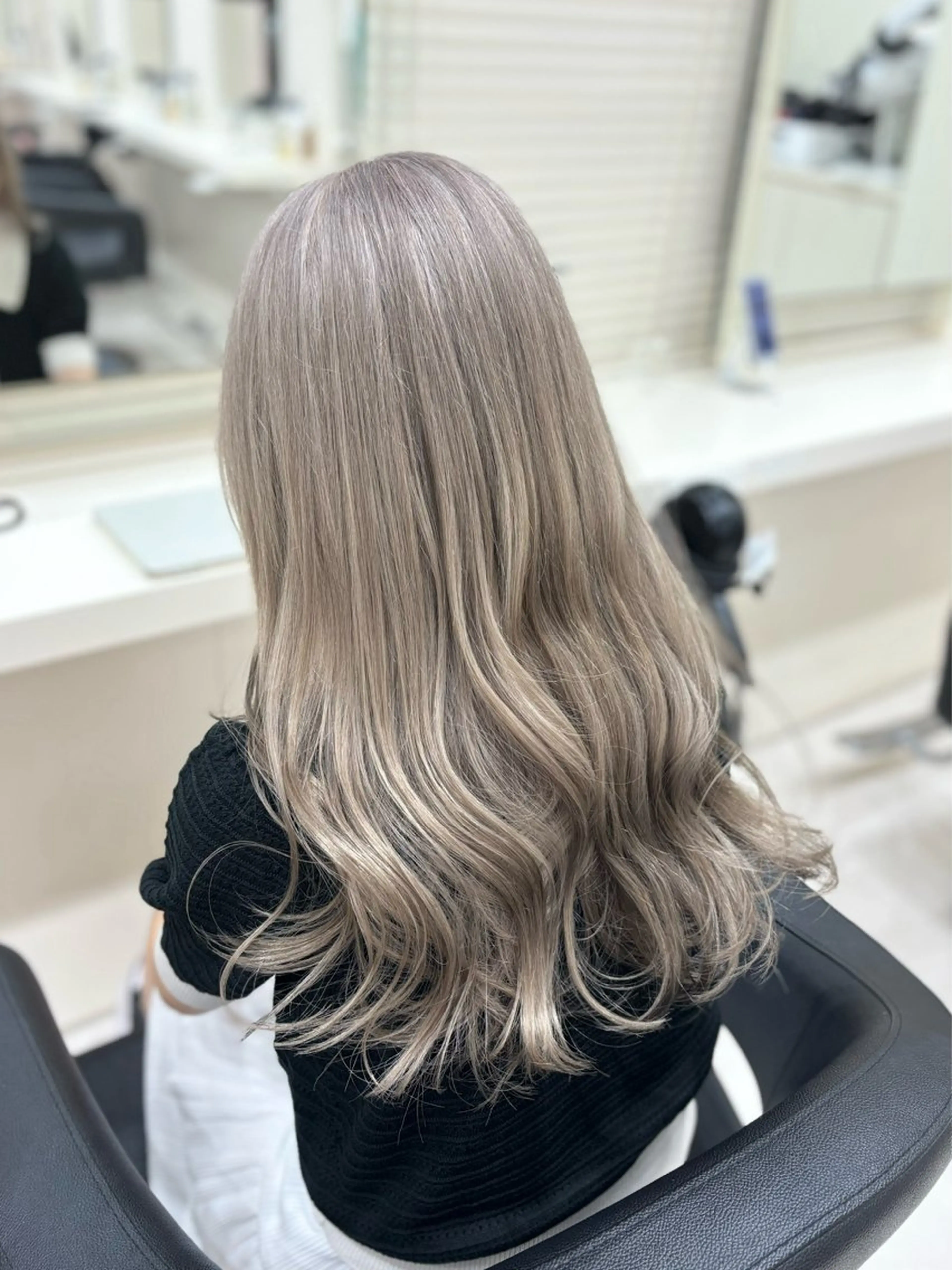 ロング ヘアカラー 🎀淡めモテカラー WAKANA🎀のヘアスタイル