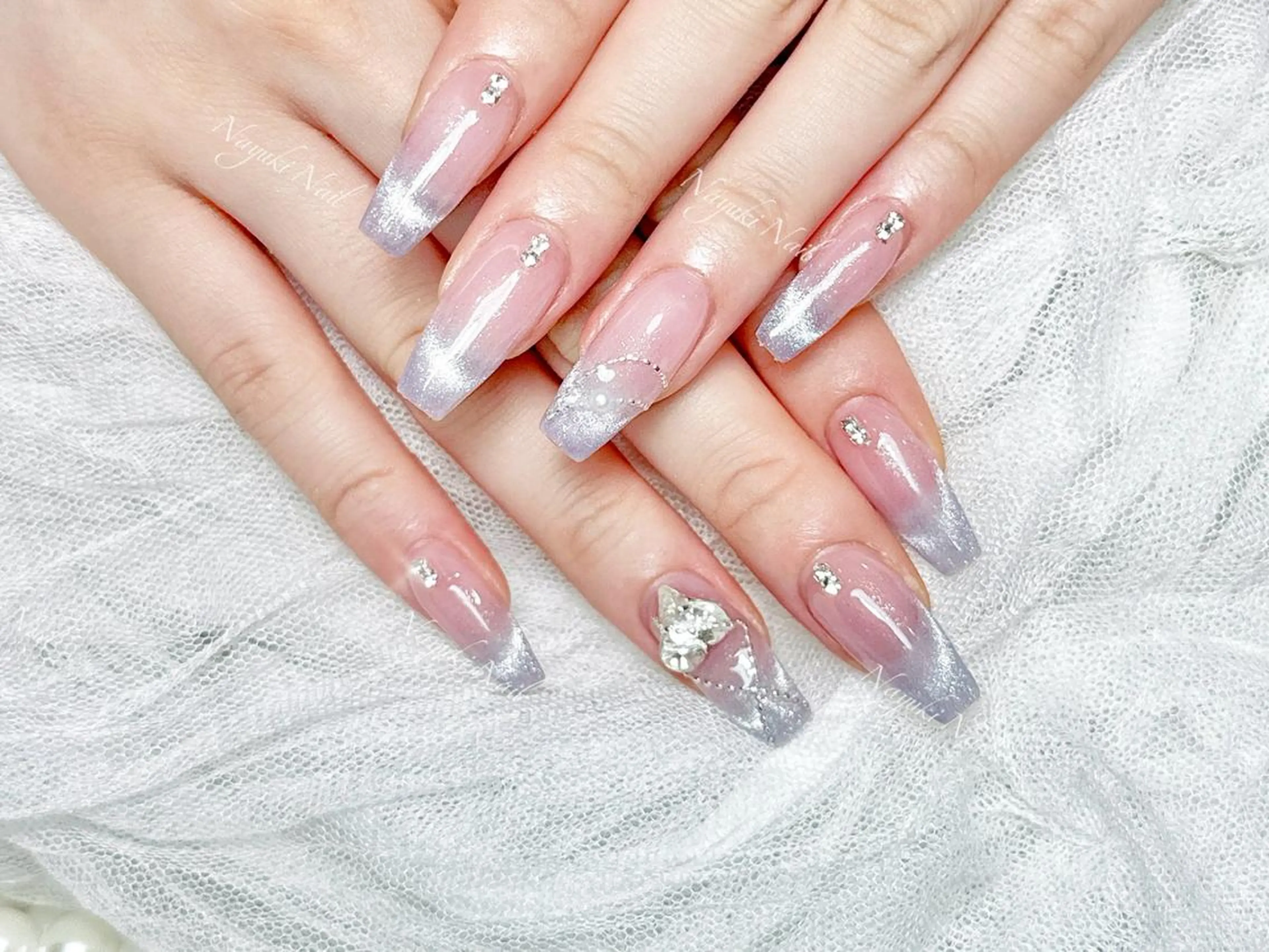 ネイル 🦋 Queenieのネイルデザイン