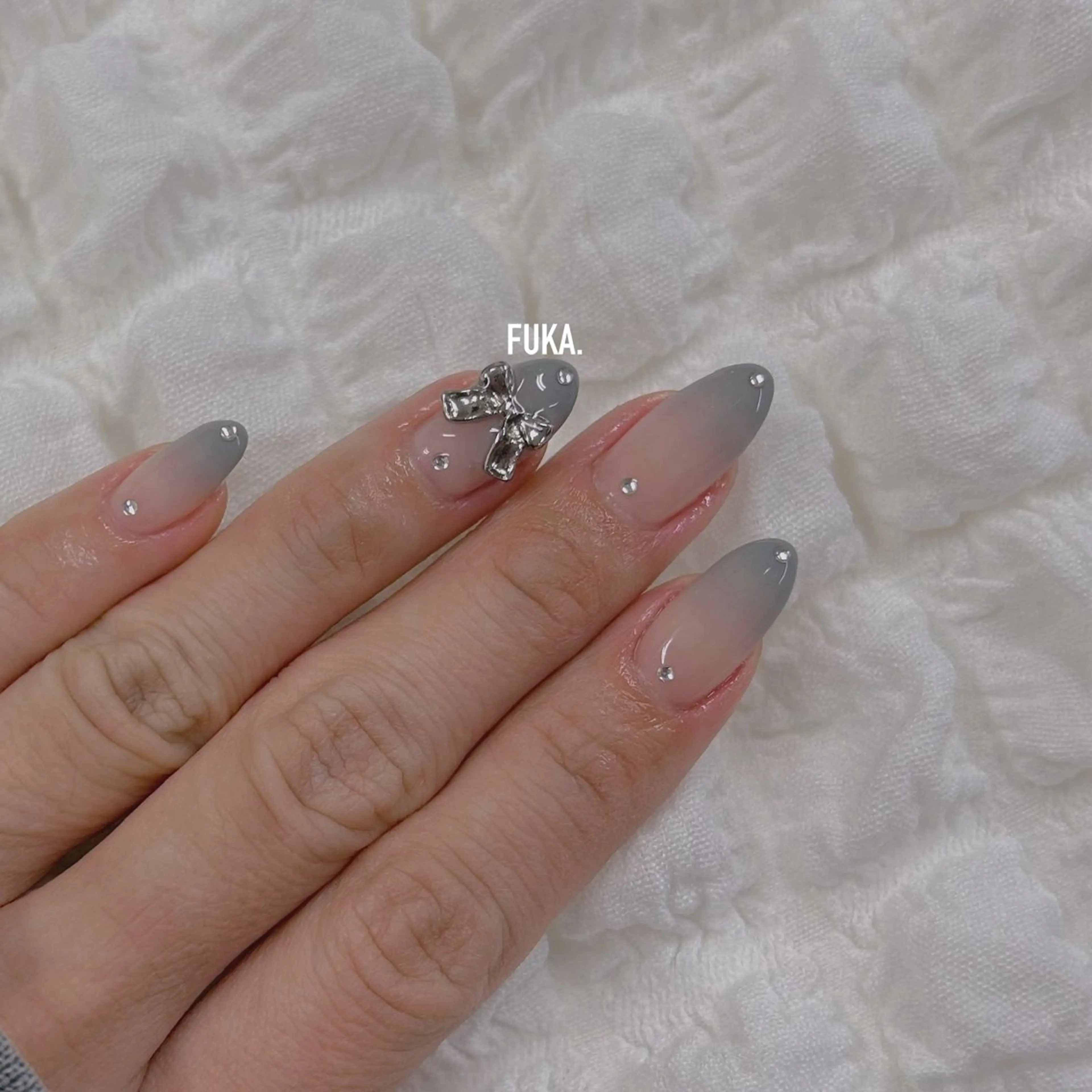 ネイル グラデーション リボン ハンドネイル ネイルサロンAnela【アネラ】所属・Nail♡Fuka. /12月予約受付中のネイルデザイン