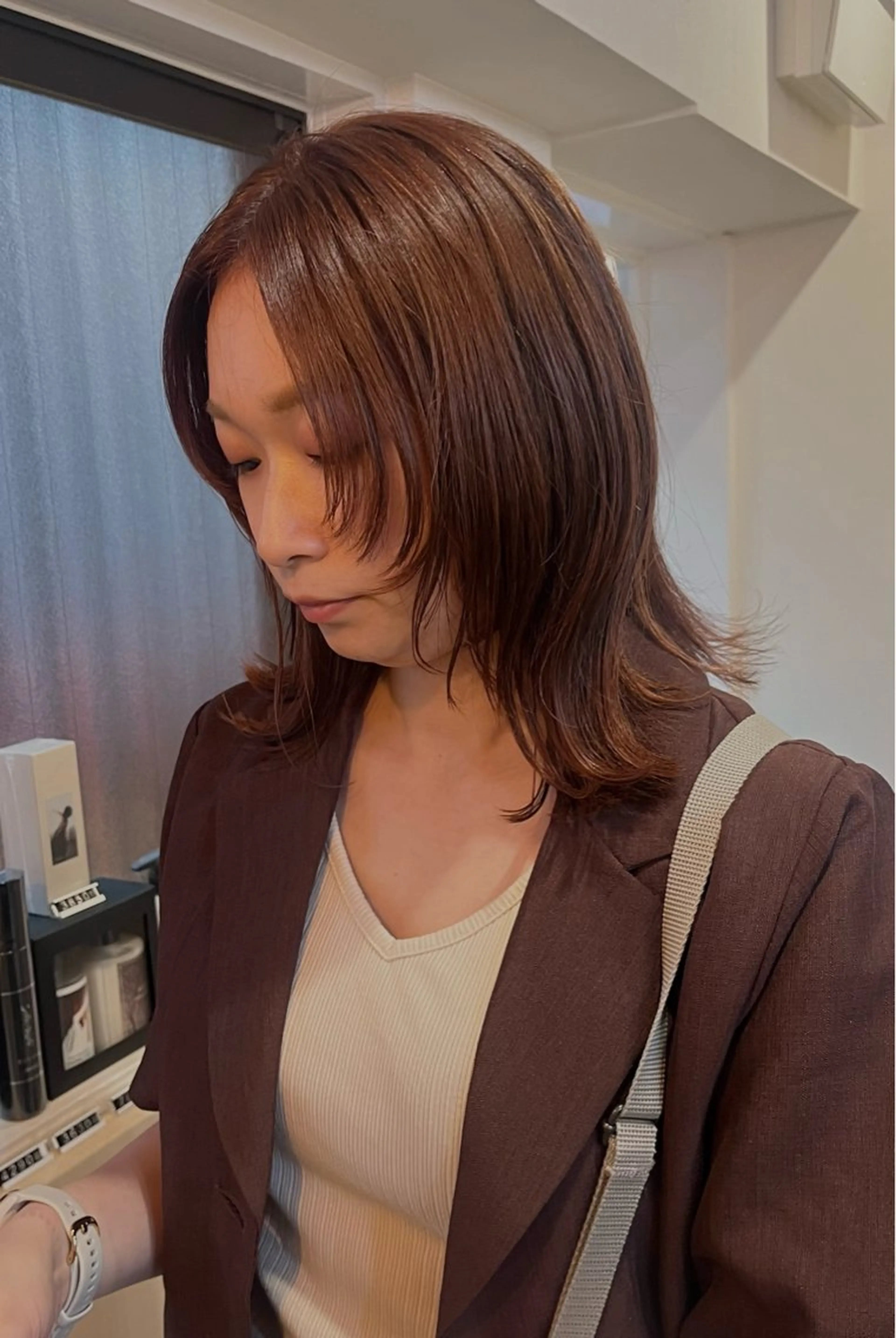 ミディアム カット ヘアカラー トリートメント 下石怜子/レイヤー カット/透明感カラーのヘアスタイル