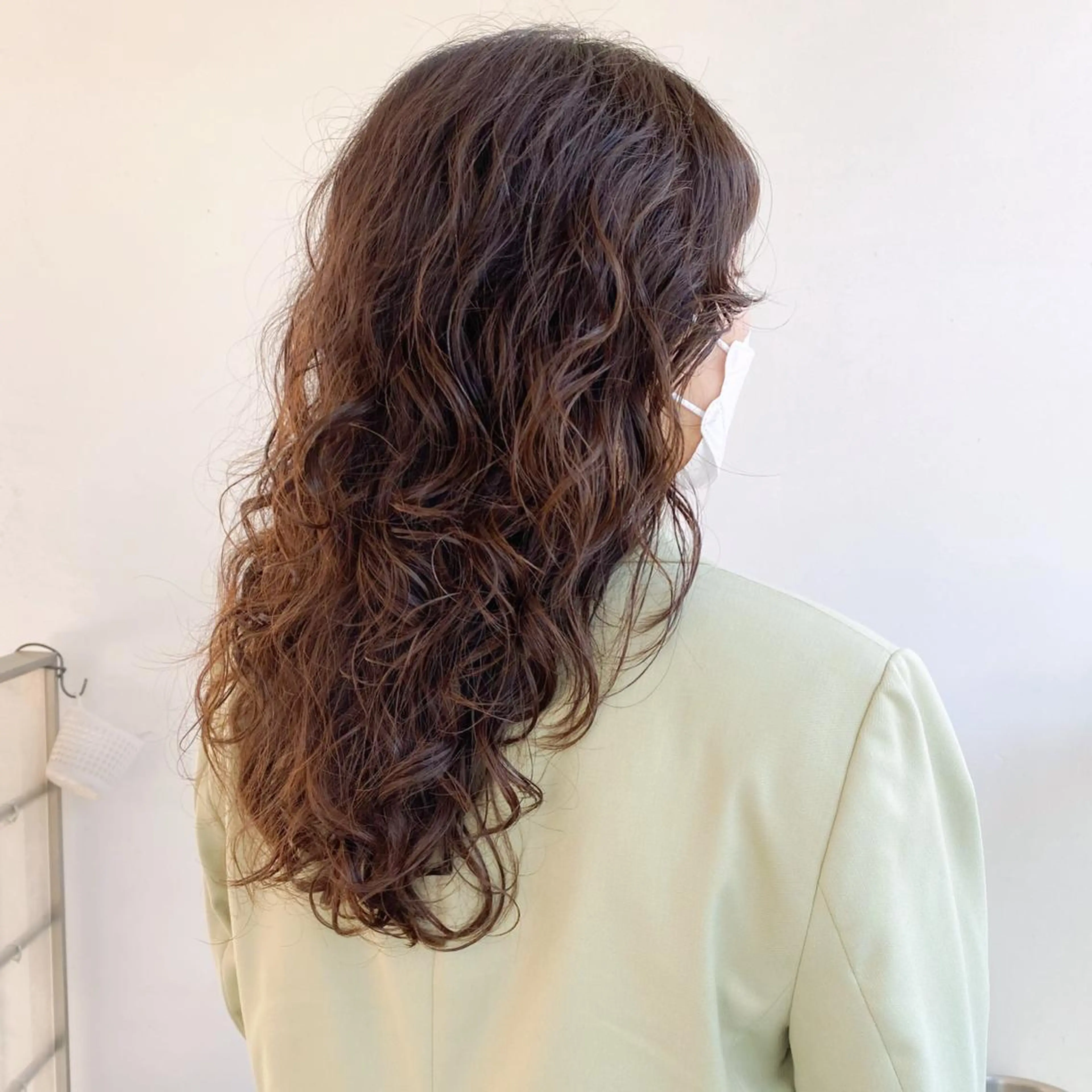 ミディアム パーマ カット パーマ 中屋恵美🎨 Designカラーのヘアスタイル