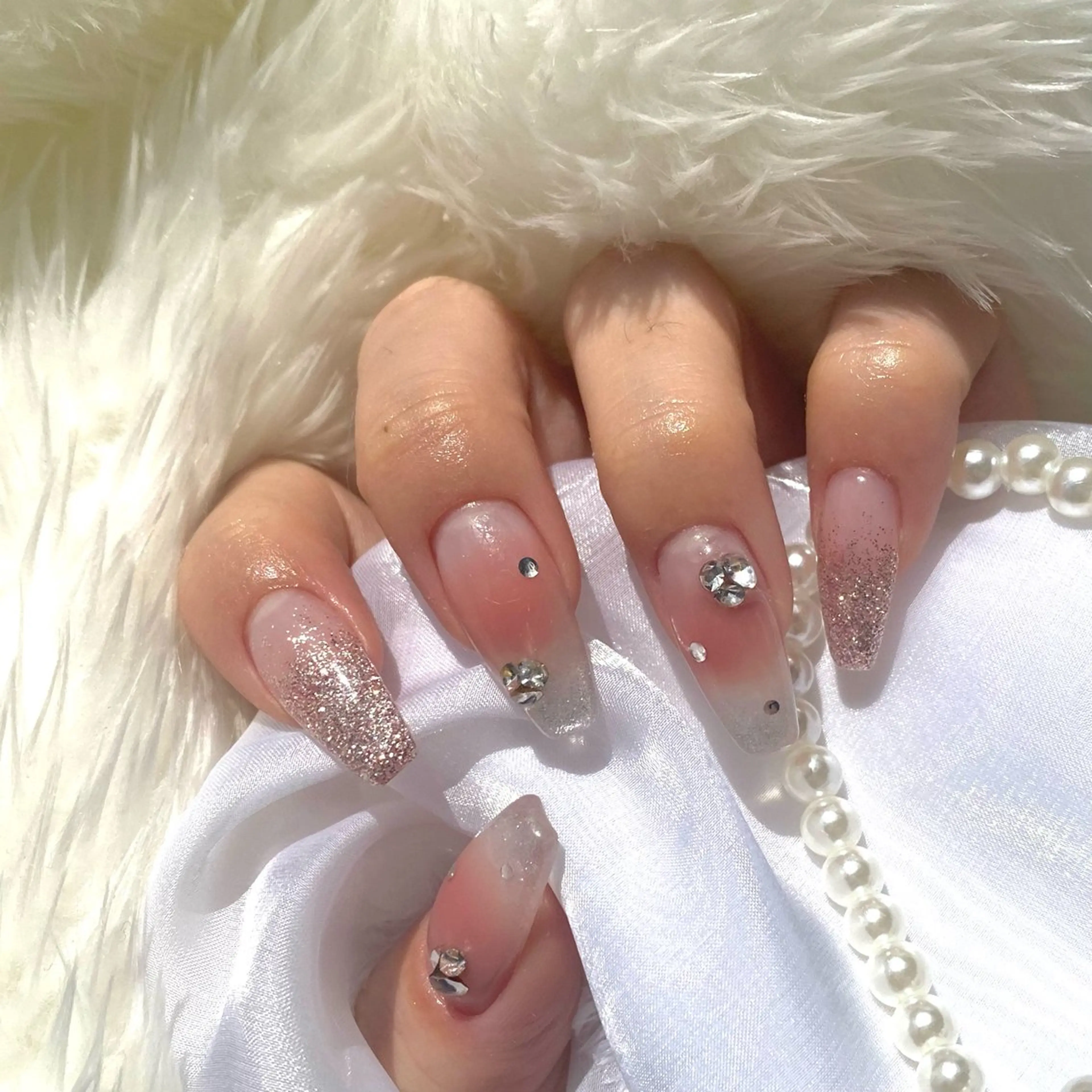 ネイル チークネイル クリアネイル ジェルネイル グラデーション キラキラネイル Nailsalon Merci所属・Merci momoのネイルデザイン