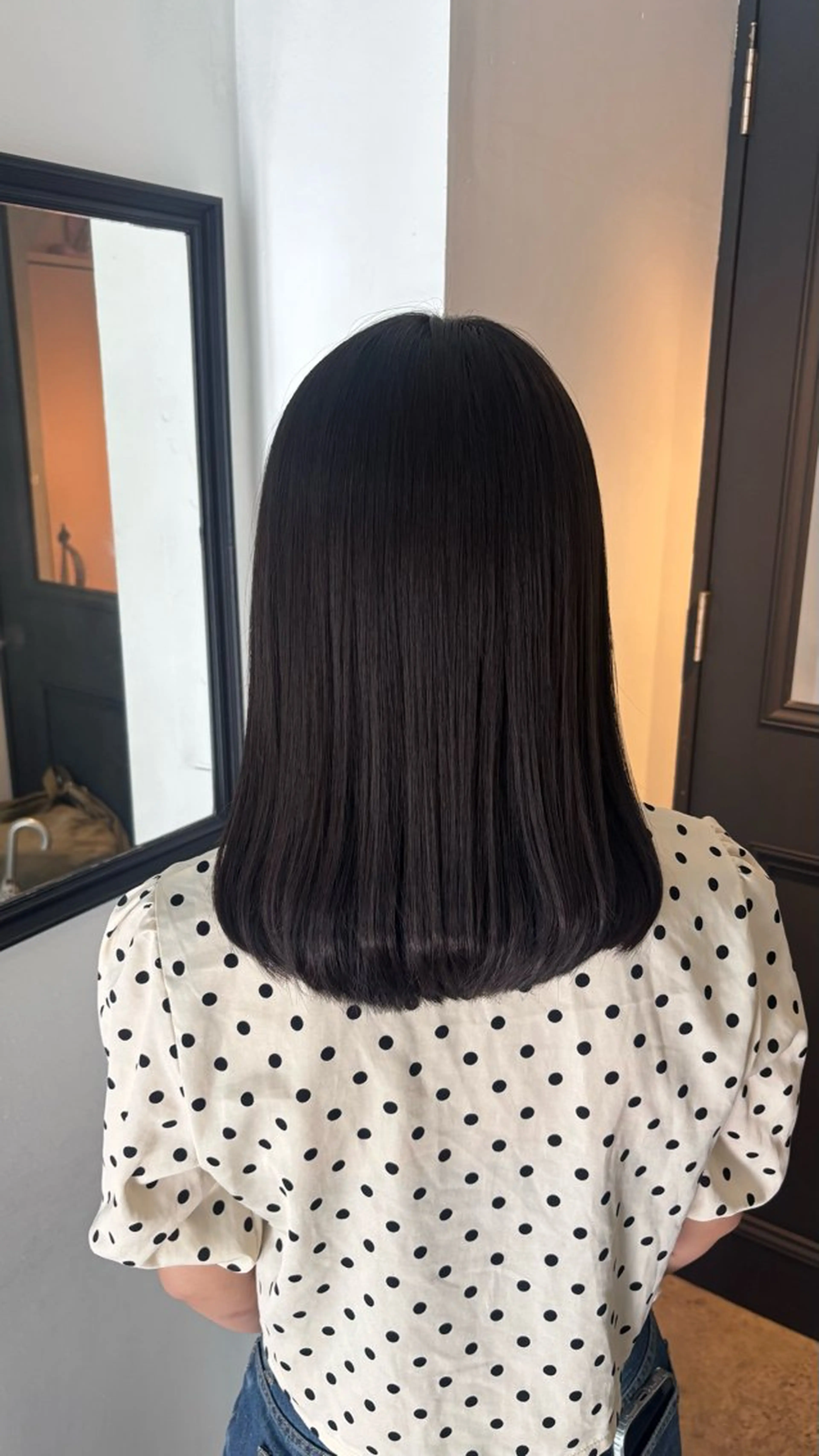セミロング イチセ ユキのヘアスタイル