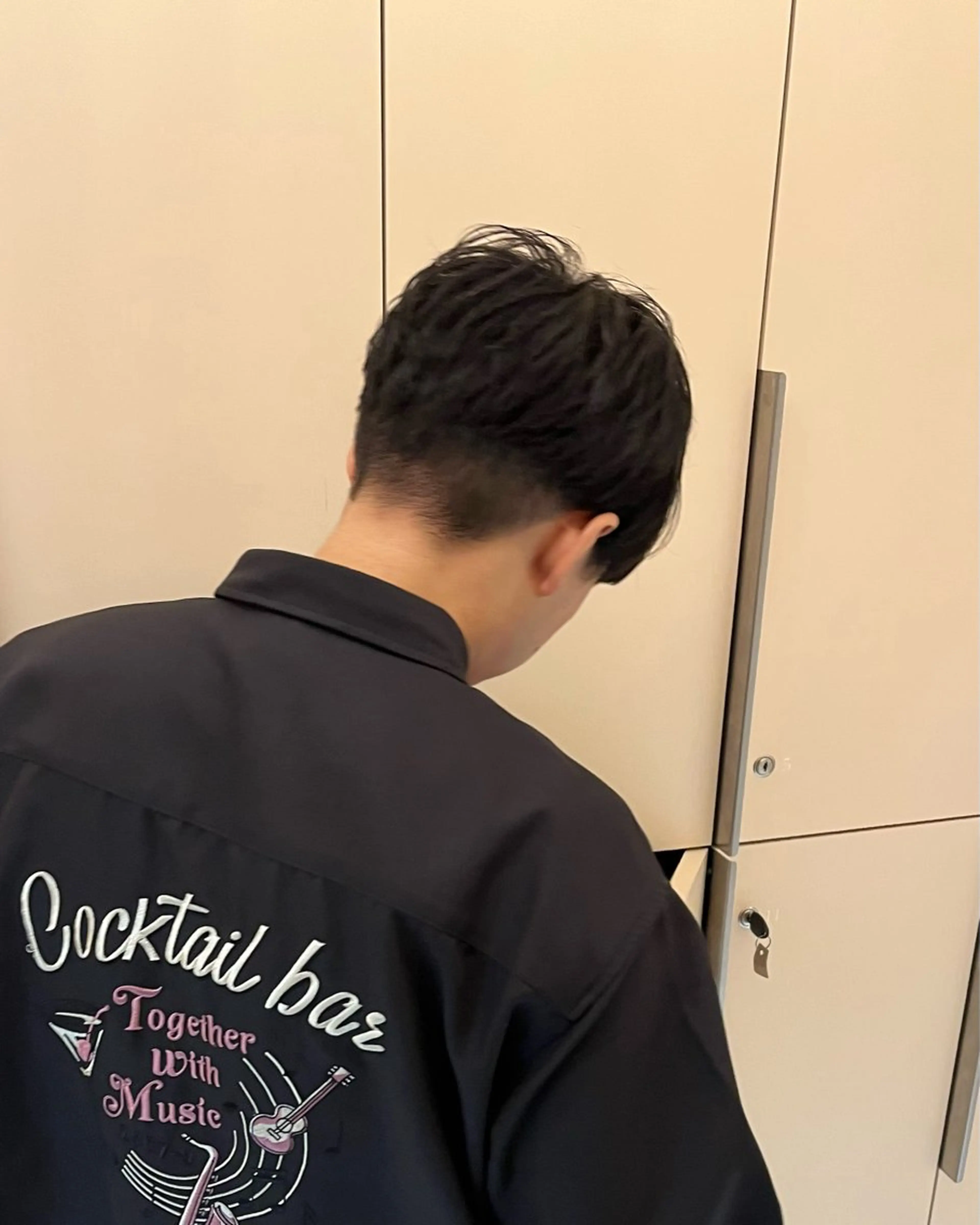 メンズ るり 暗髪・艶カラーのヘアスタイル