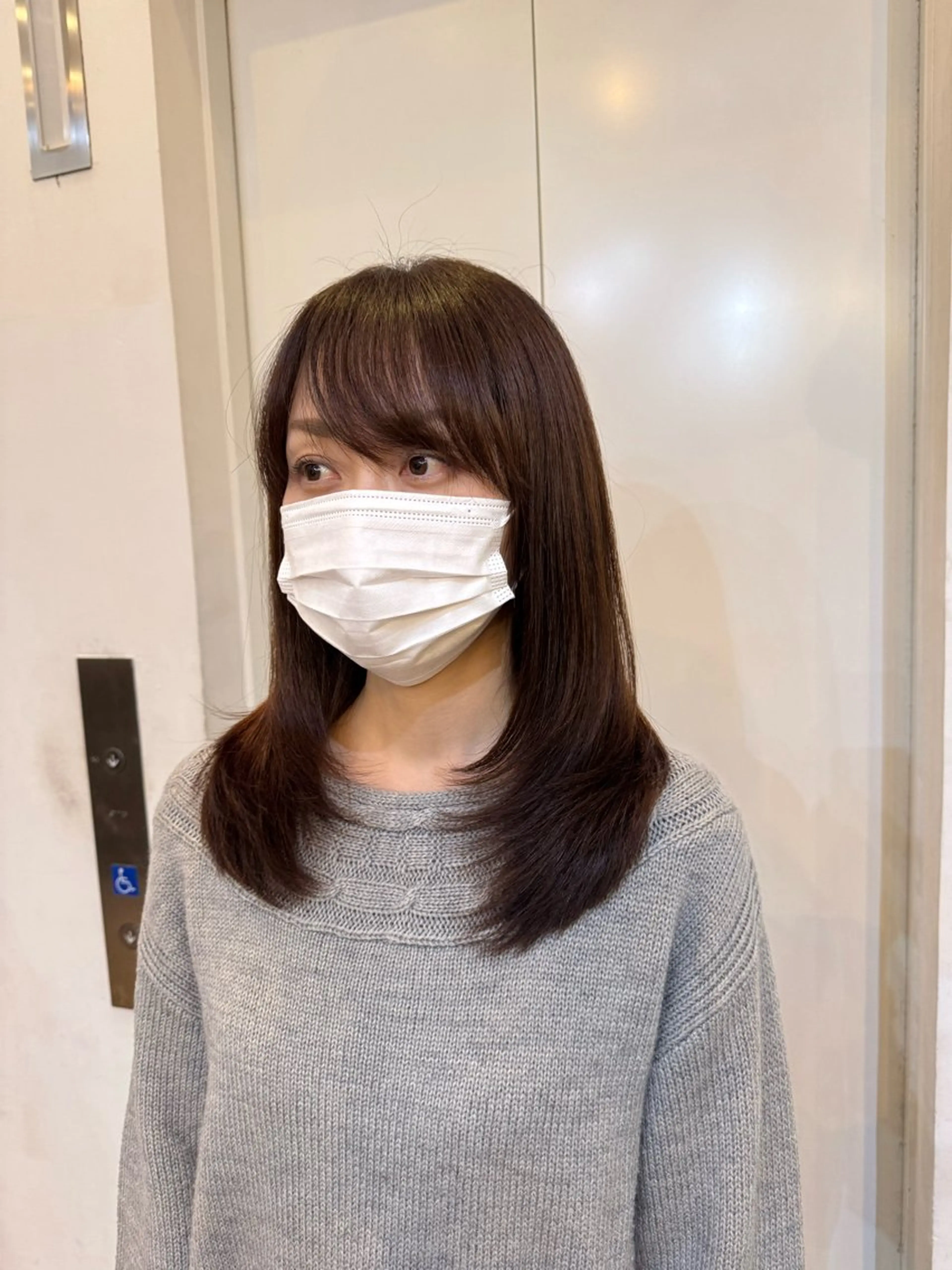 セミロング カット 🐋湊 ゆうき /レイヤーカット🫧のヘアスタイル