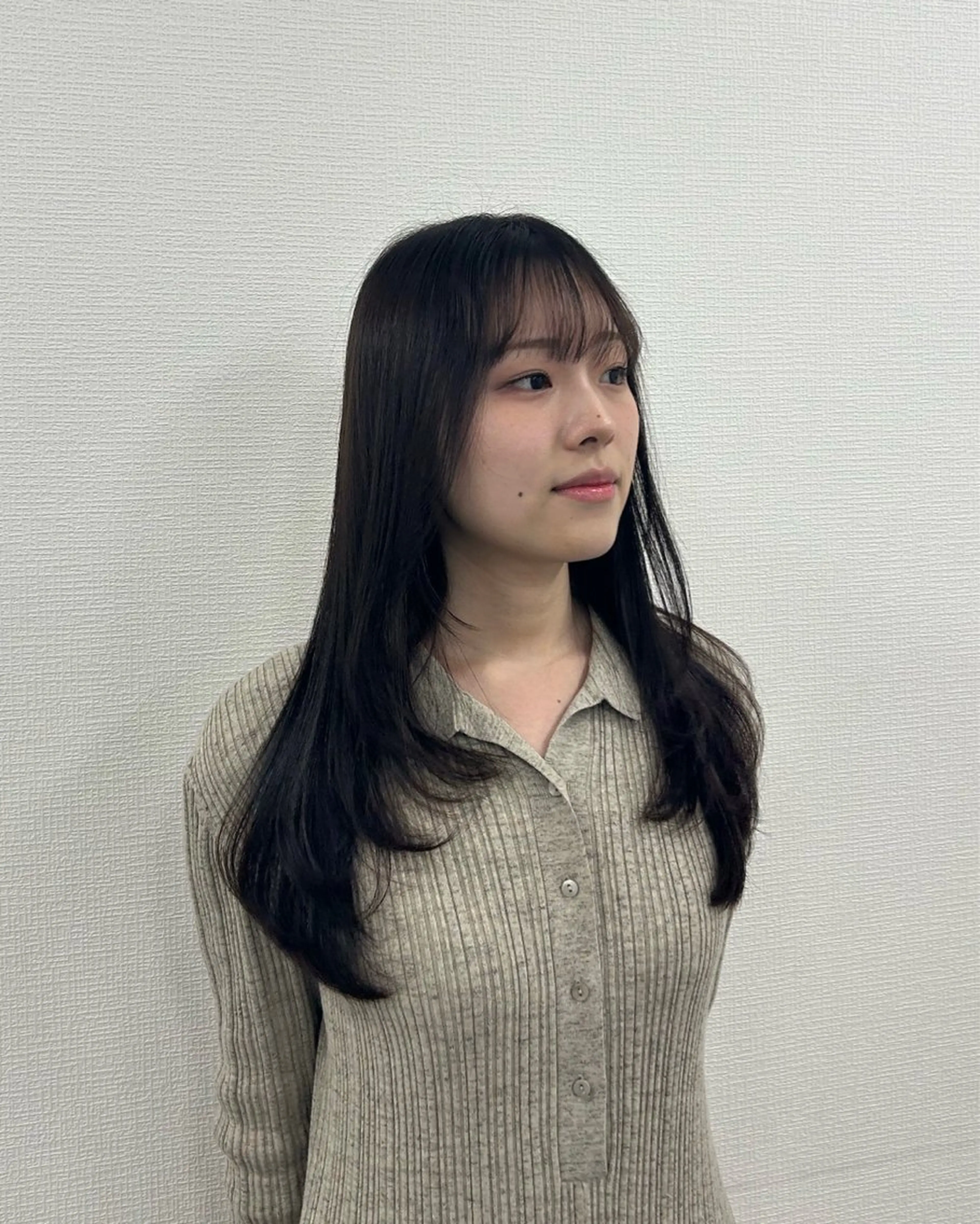 ロング カット ヘアカラー 大人っぽベージュ🤍 レイヤーRikutoのヘアスタイル