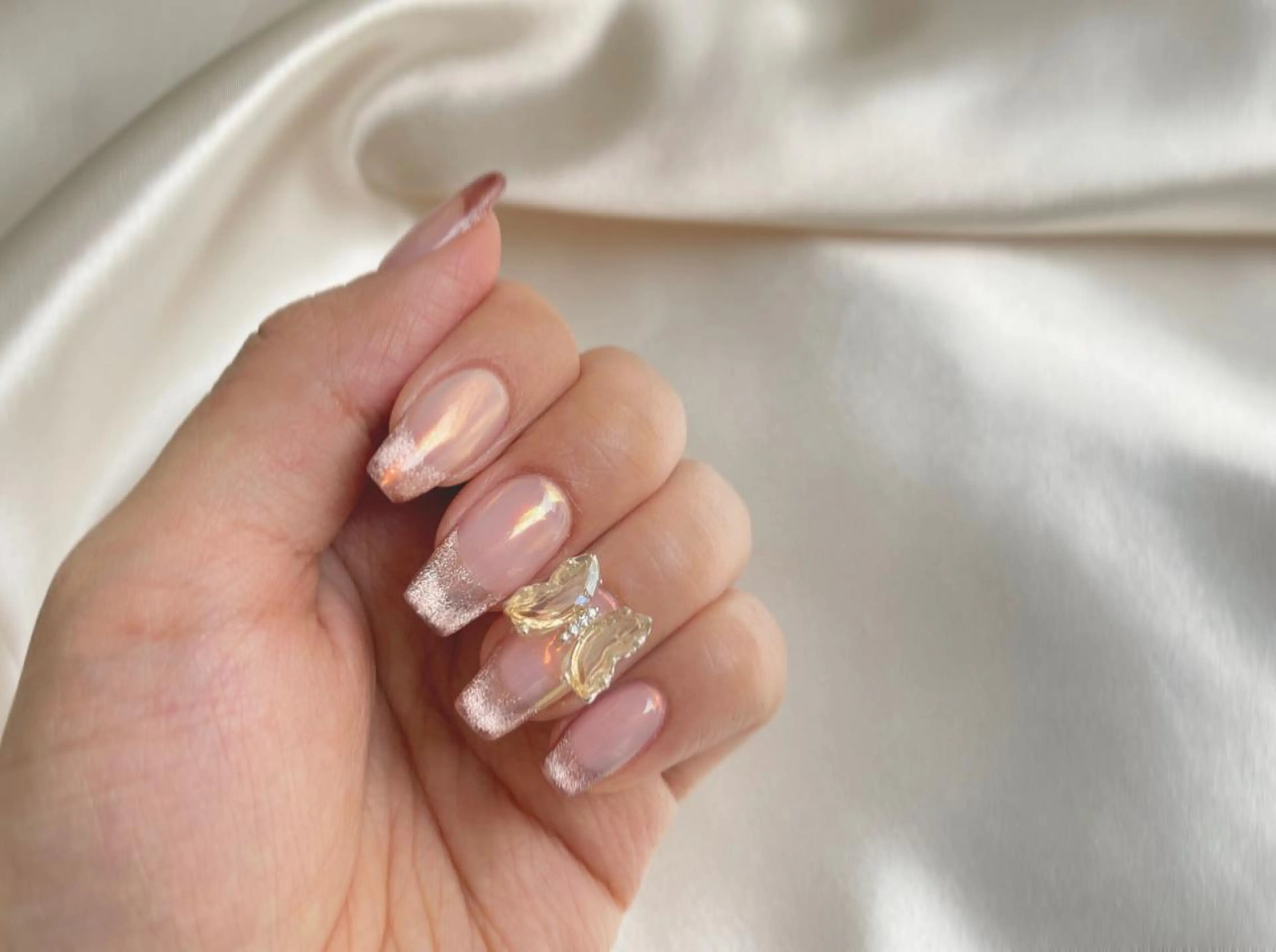 ネイル フレンチネイル マグネットネイル マグネットフレンチ ミラーネイル cyan private salon所属・takayama rioのネイルデザイン