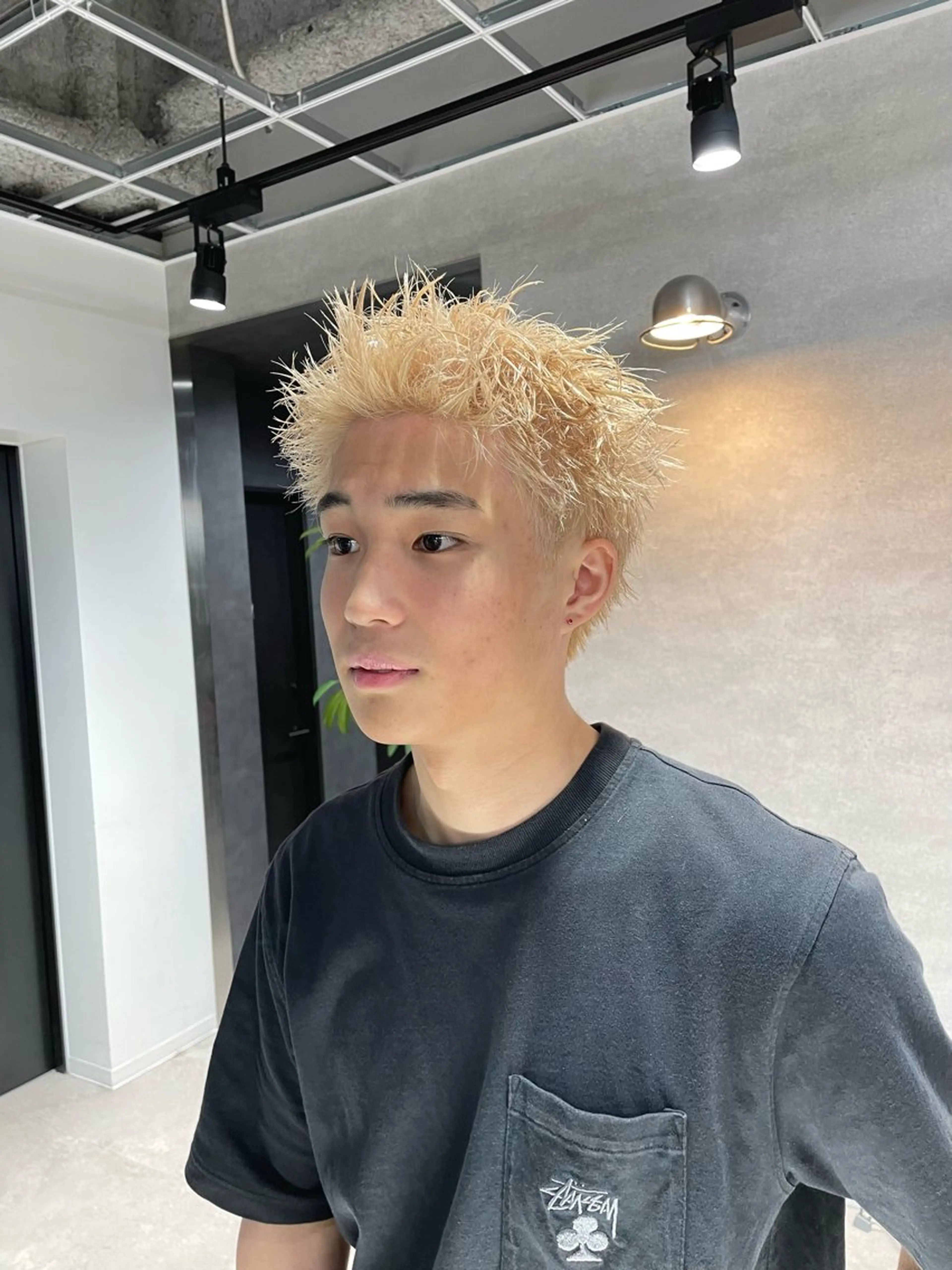 ショート カラー メンズ スパイキーショート ショートヘア カット ヘアカラー 垢抜けハイトーン☀／ 笑顔の美容師／しゅんのヘアスタイル