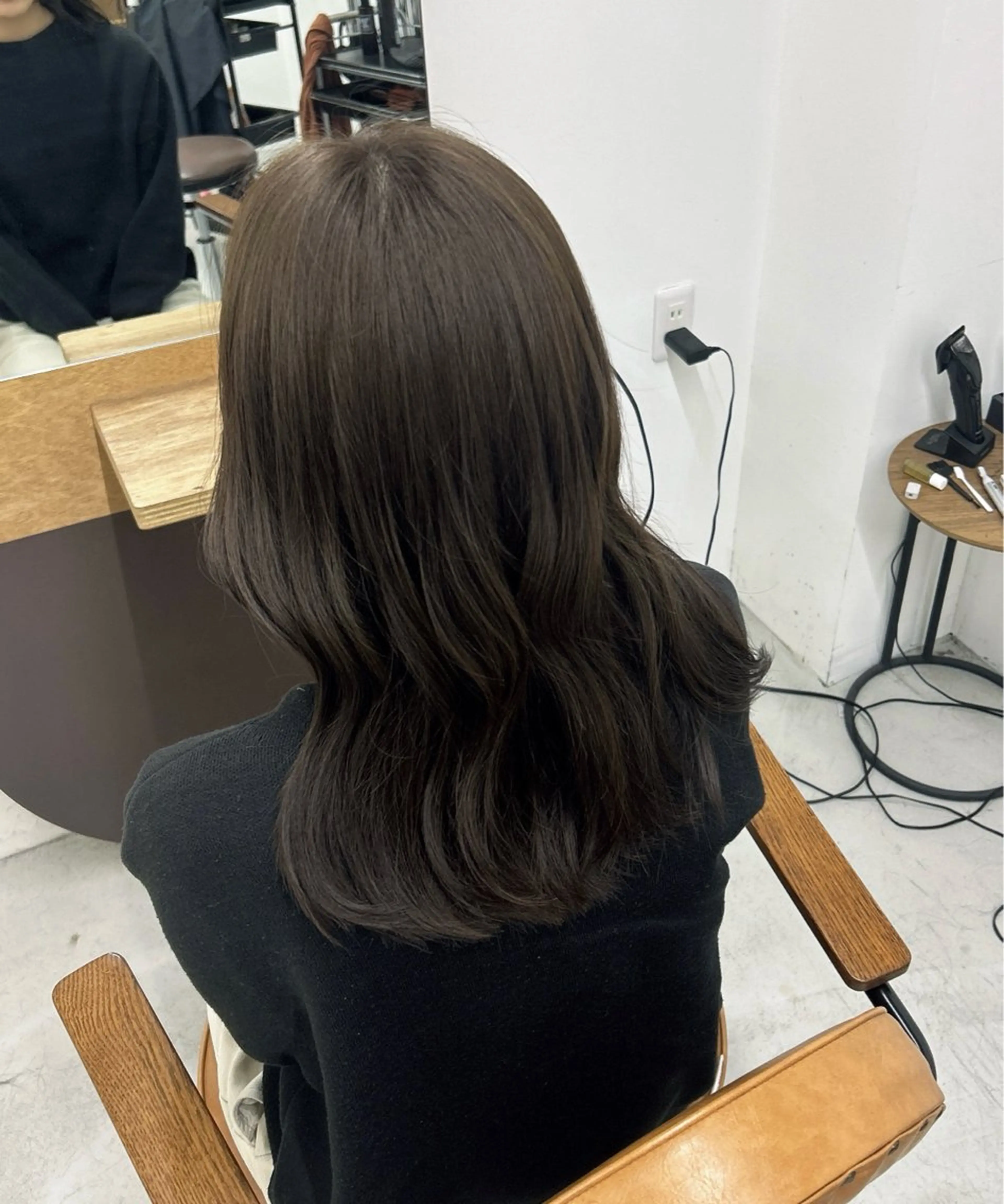 セミロング カラー pele 梅田所属・PELEハイトーン shinobuのヘアスタイル