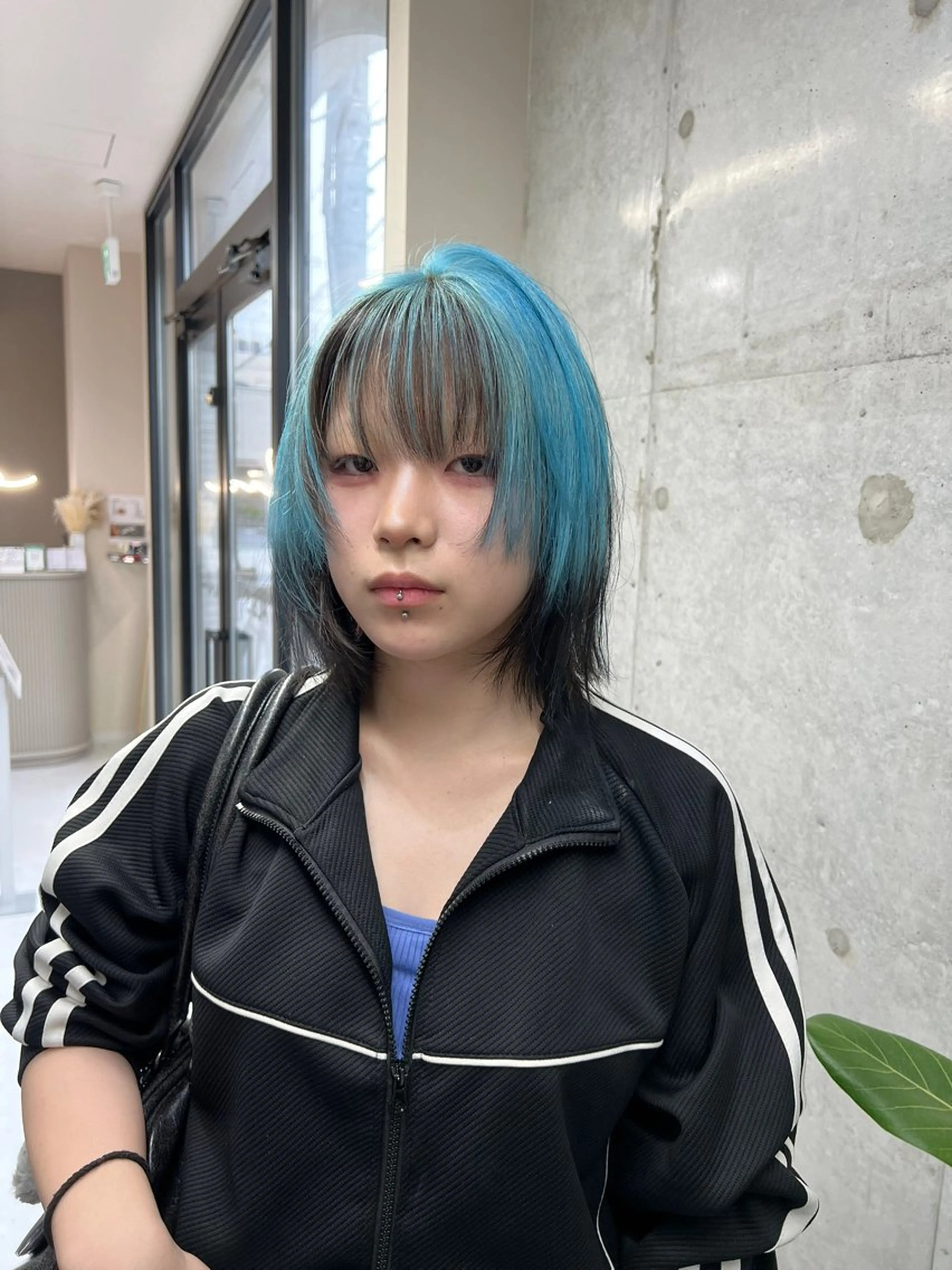 ショート 青木 芽生のヘアスタイル