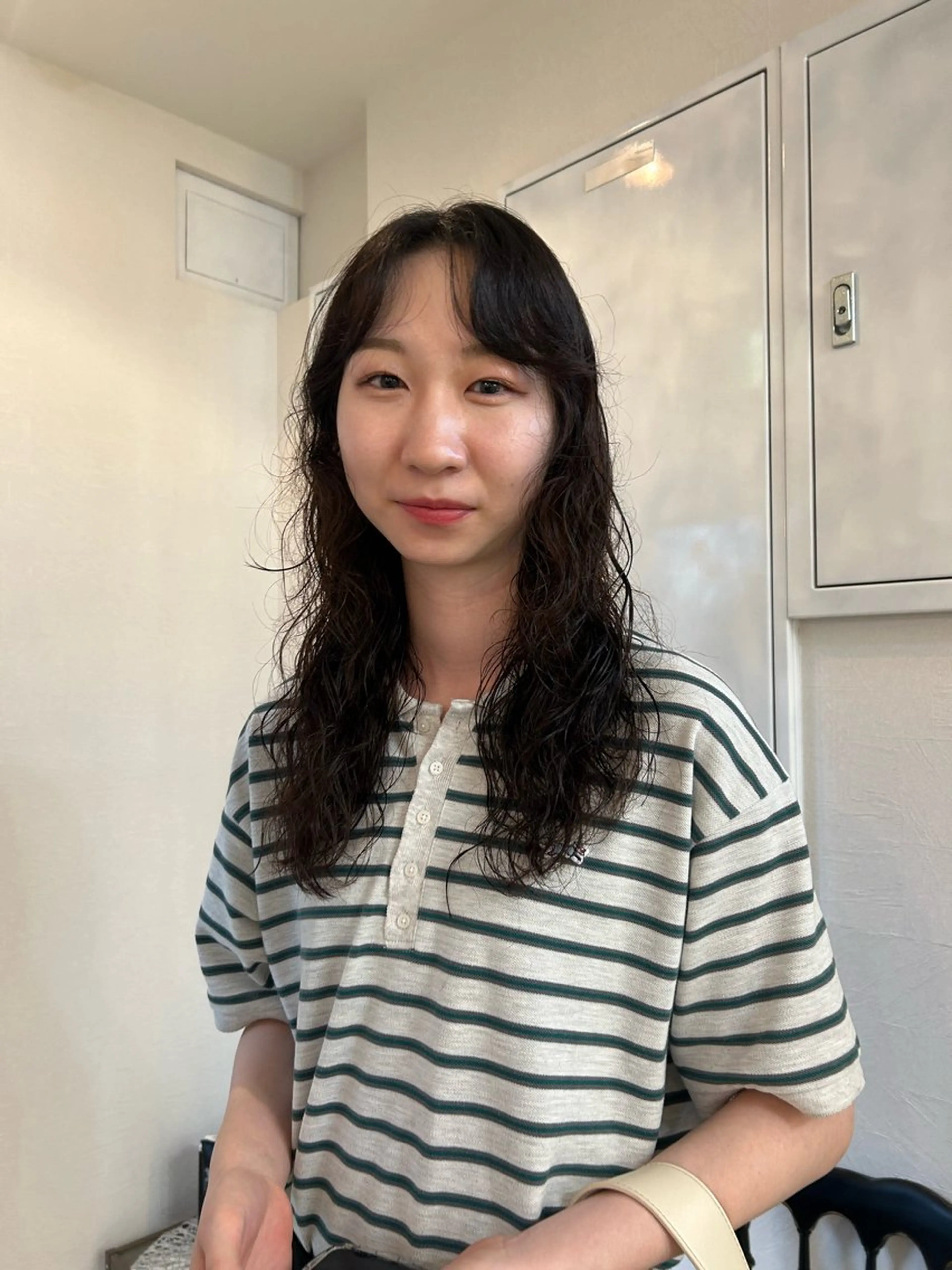 ロング パーマ くせ毛 Yui. レイヤー／パーマのヘアスタイル