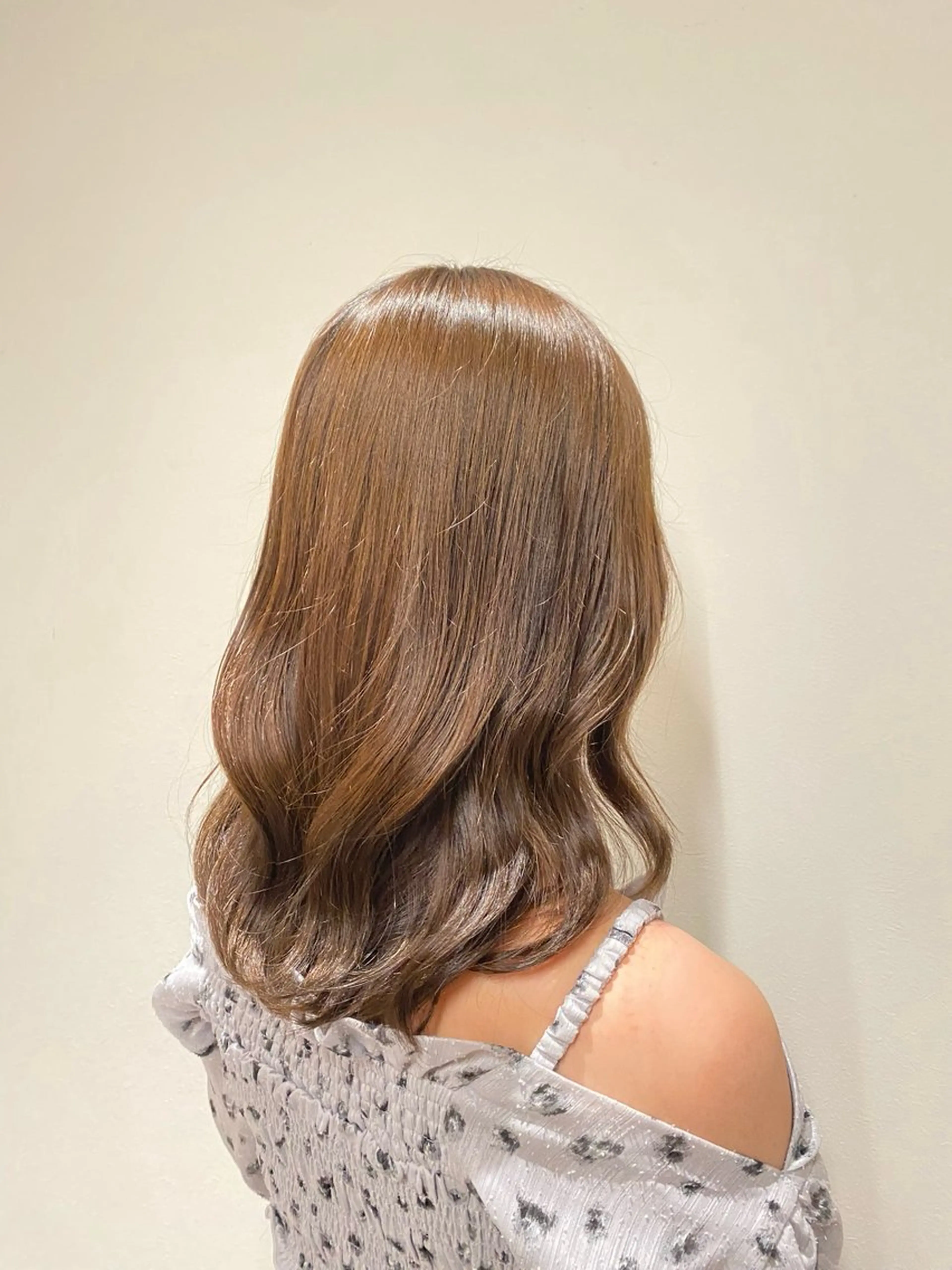 セミロング カラー 越後 匡貴のヘアスタイル